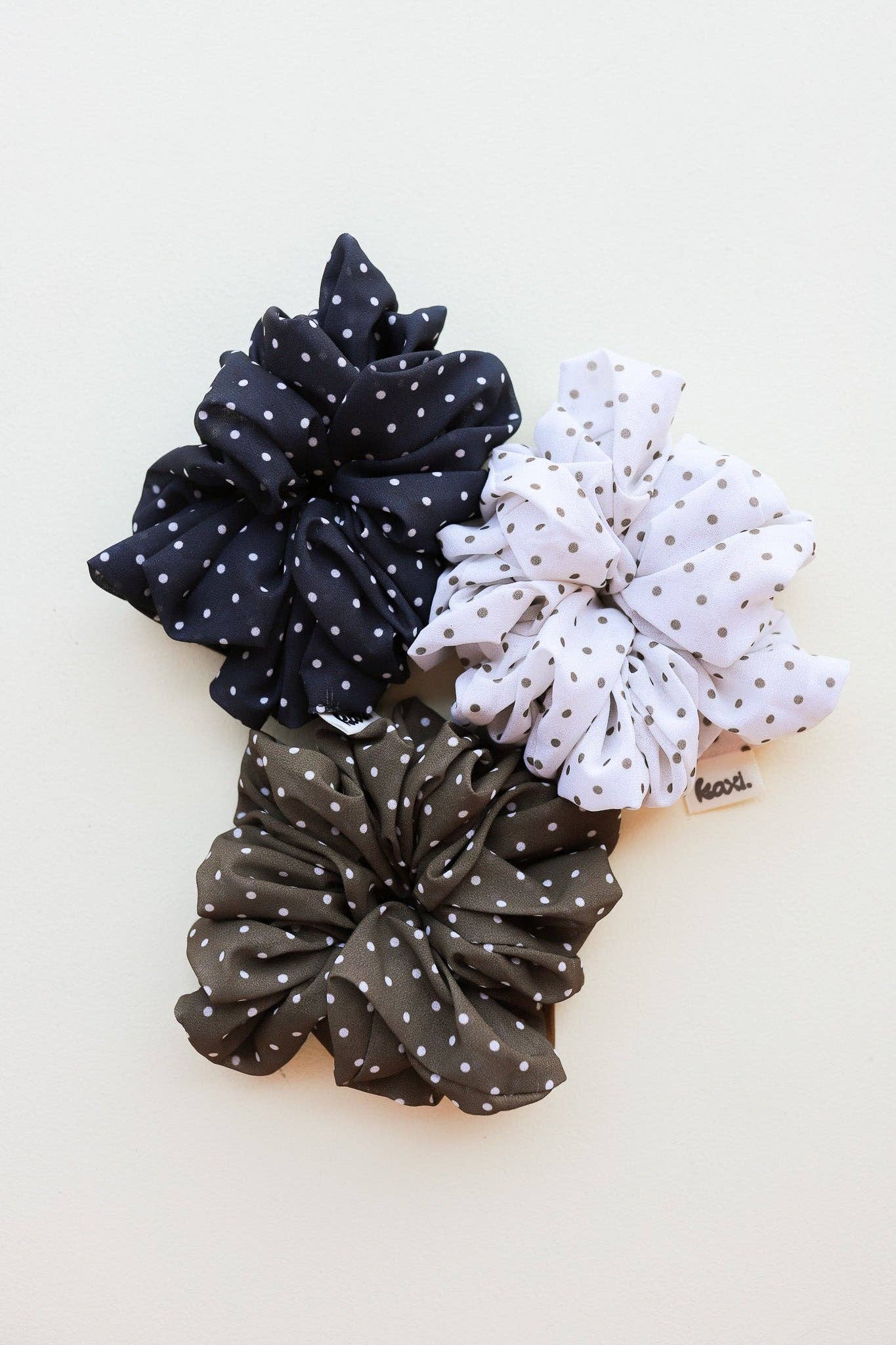 POLKA DOT OVERSIZED SCRUNCHIE: BLACK & WHITE