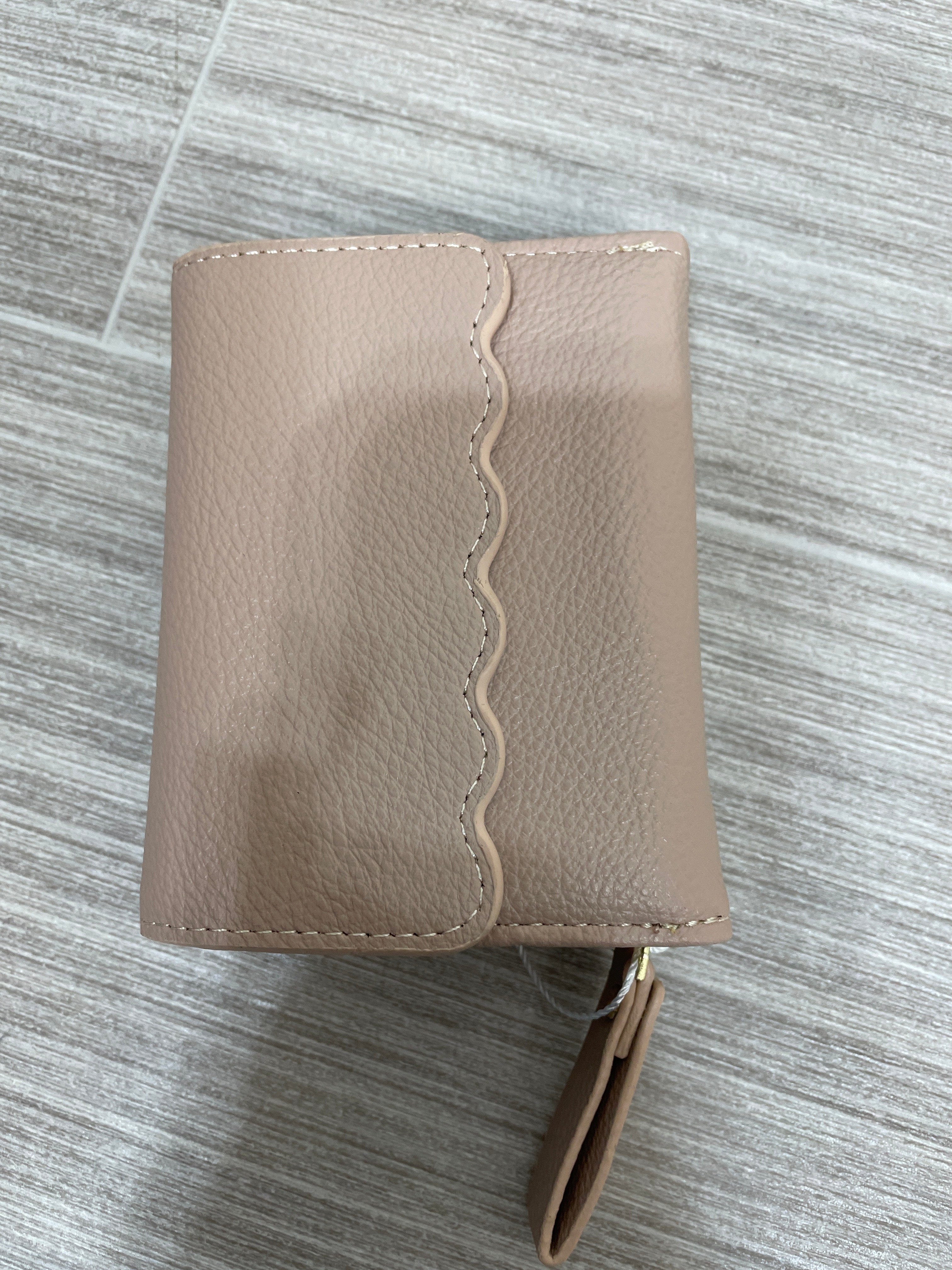 Apricot Scallop Wallet