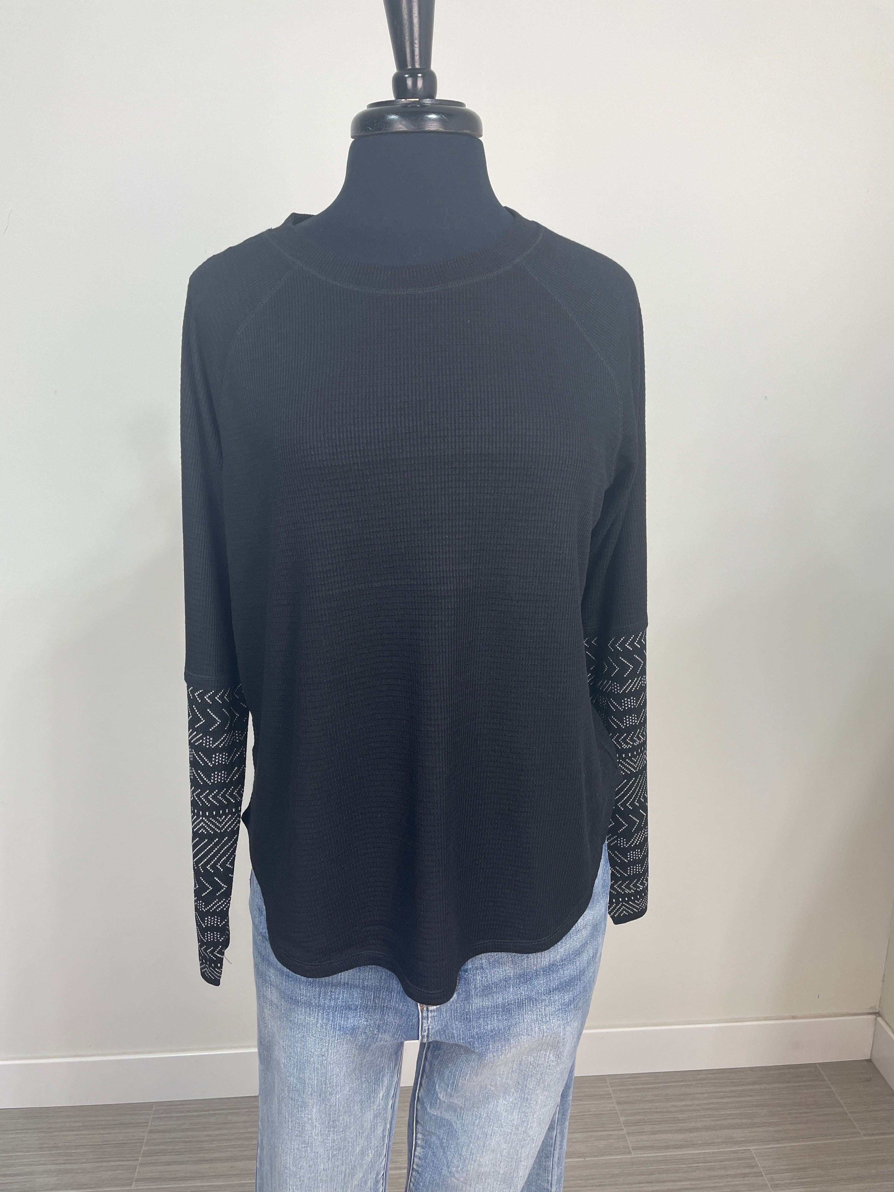 Black Print Cuff Sleeve Top