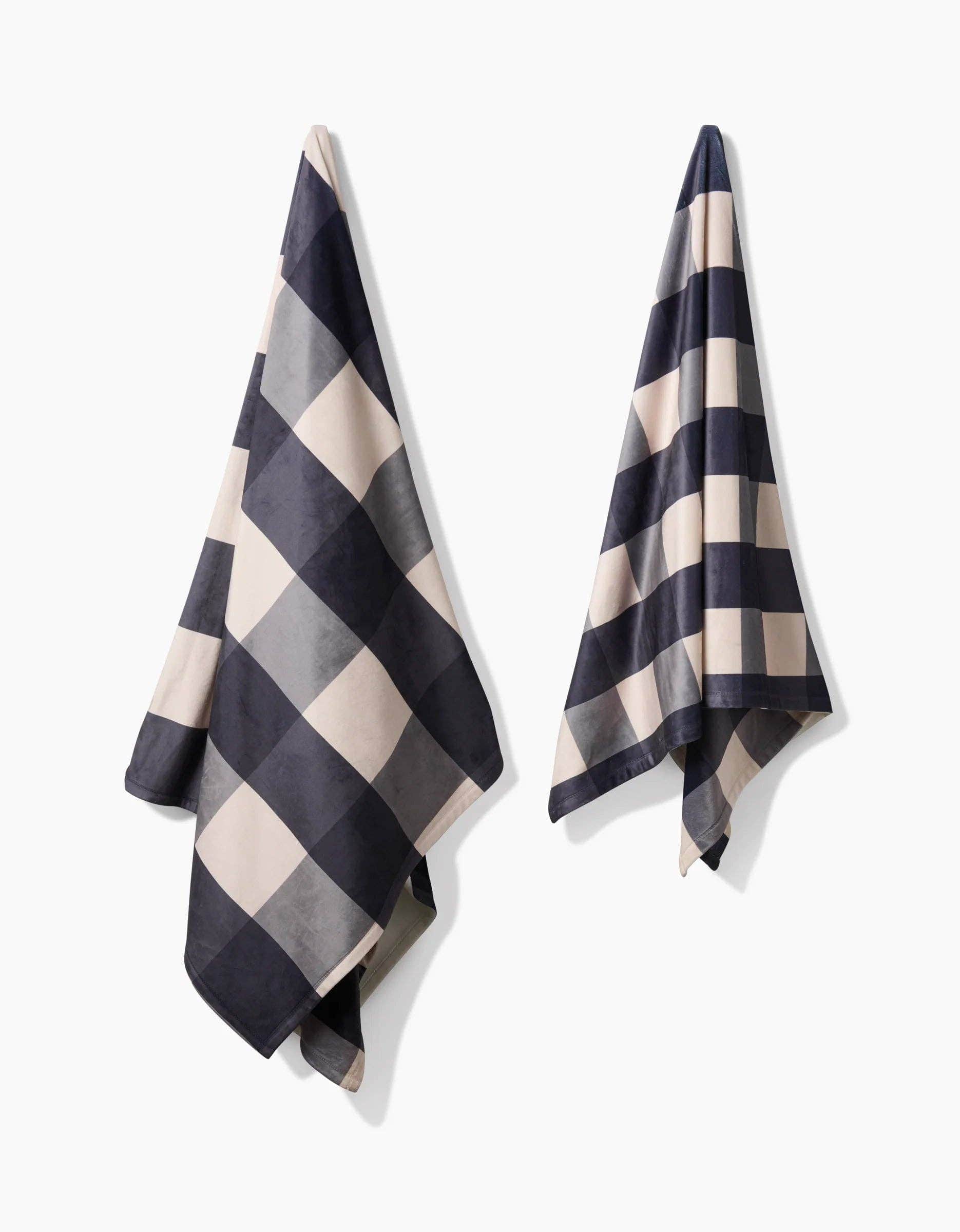 Snowy Gingham: Large - 60" x 80"