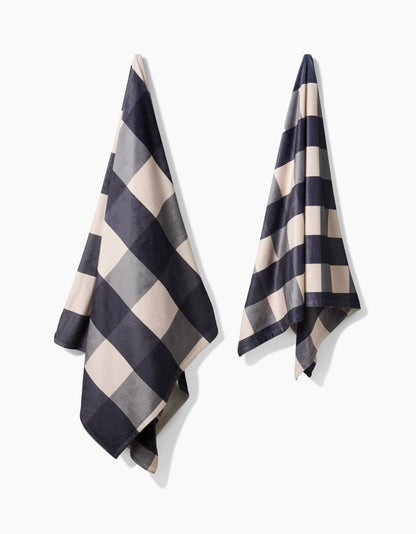 Snowy Gingham: Large - 60" x 80"