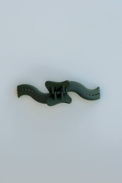 KAXI ORIGINAL WAVY HOLD EVERYTHING CLAW: DARK BROWN