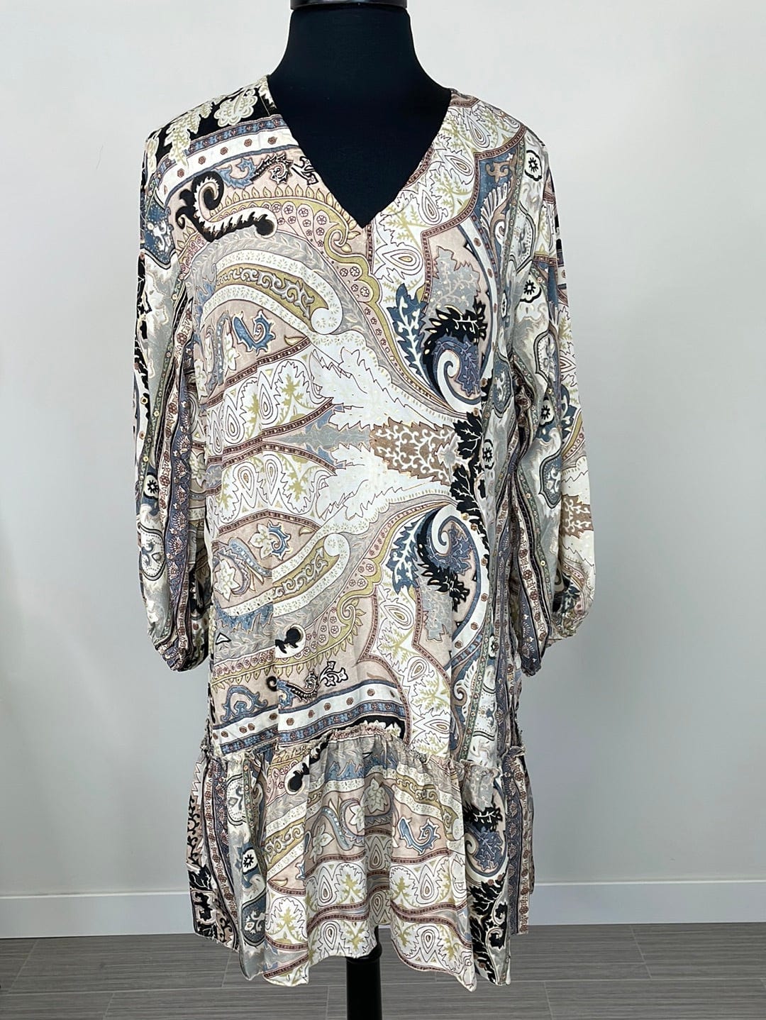 Ivory & Grey Patterned Silky Ruffled Dress