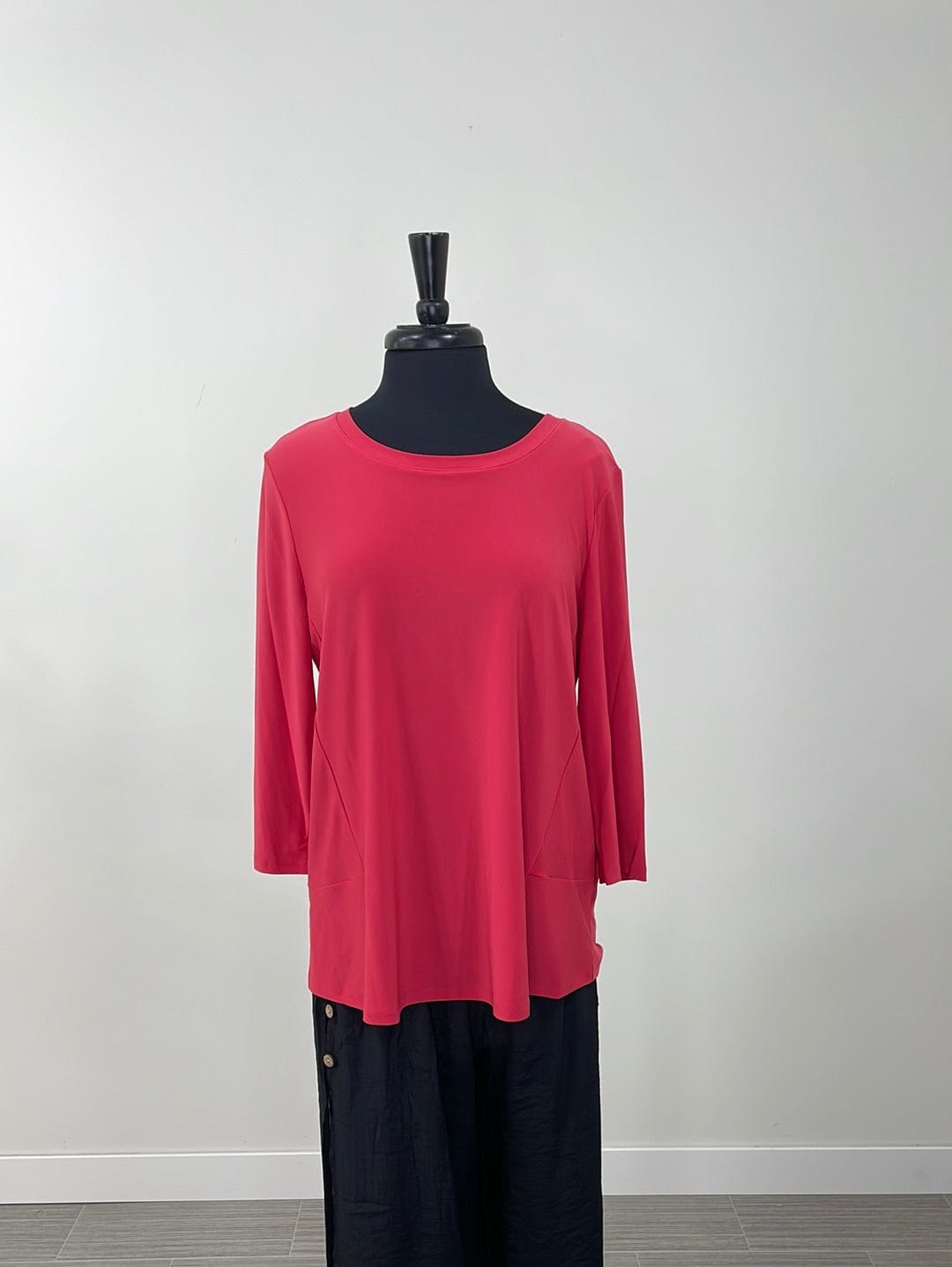 Lipstick 3/4 Sleeve Round Neck Top