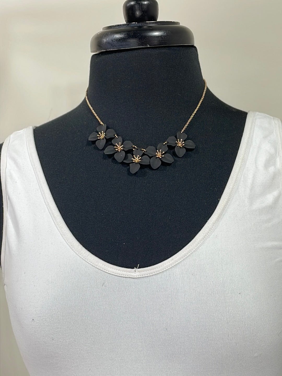 Black Floral Fields Necklace