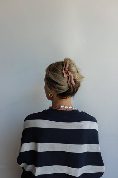 KAXI ORIGINAL WAVY HOLD EVERYTHING CLAW: NAVY BLUE