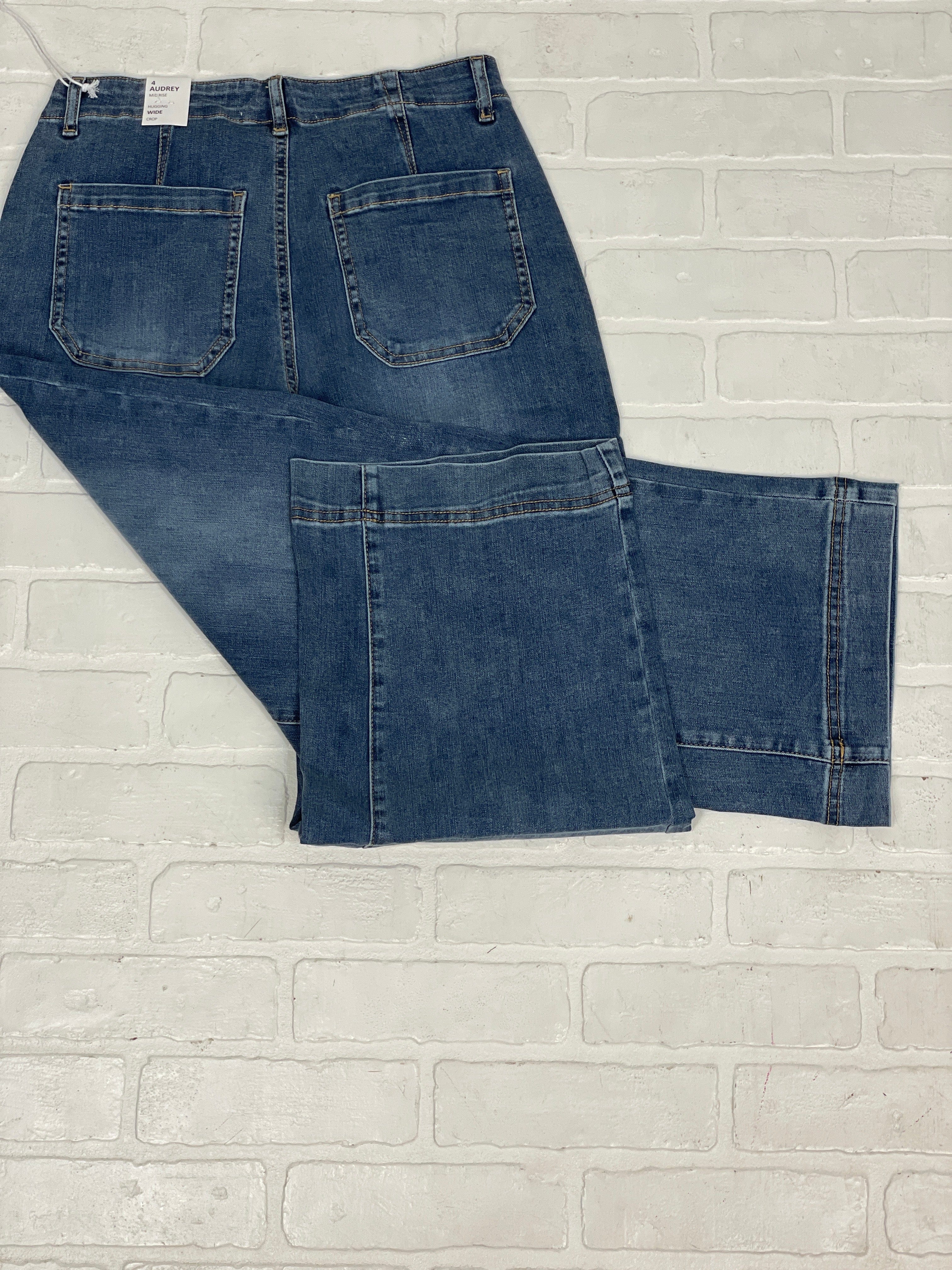 Audrey Hugging Wide Crop Denim - River Blue