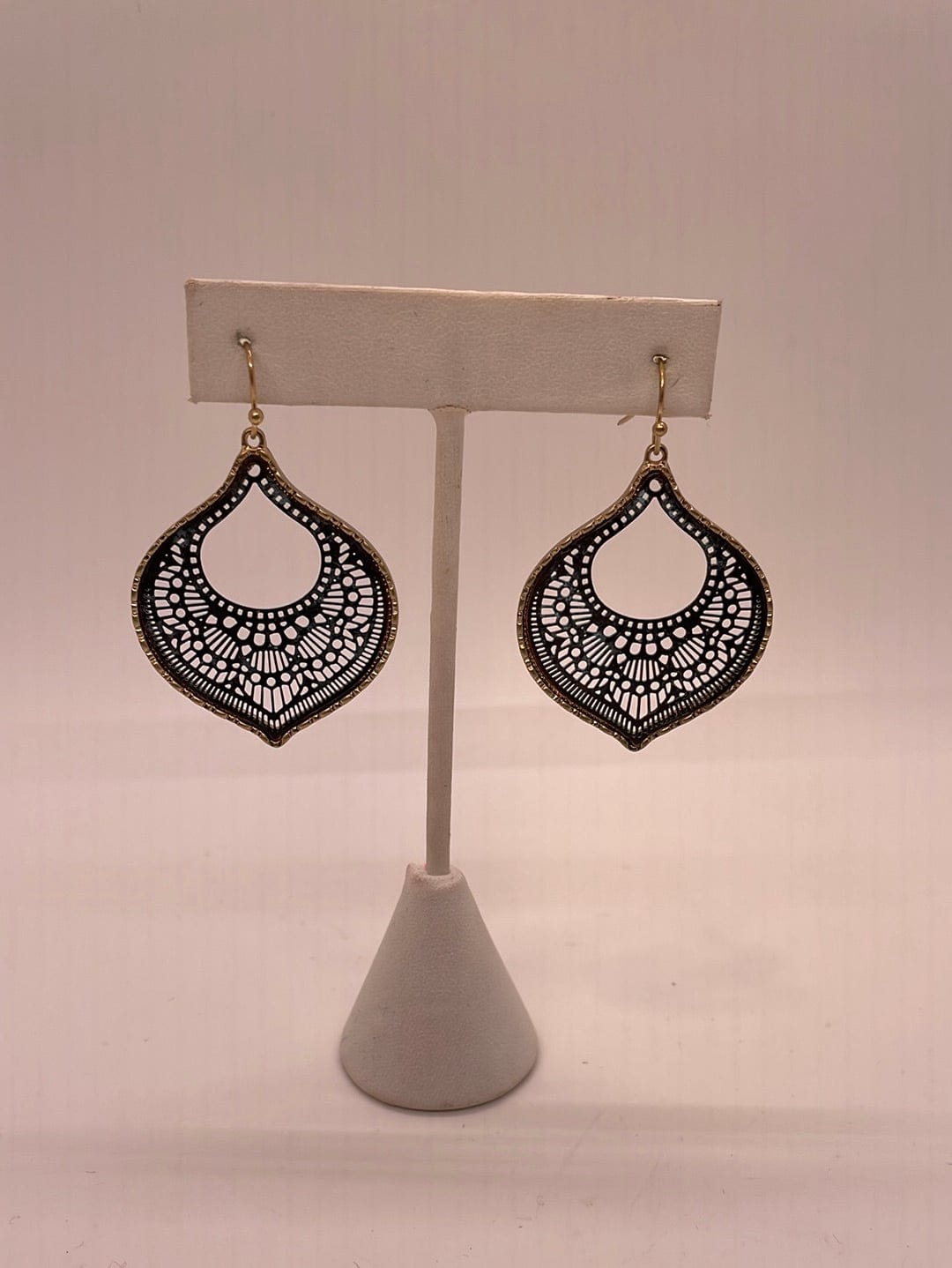 Black Fan Featherweight Earring