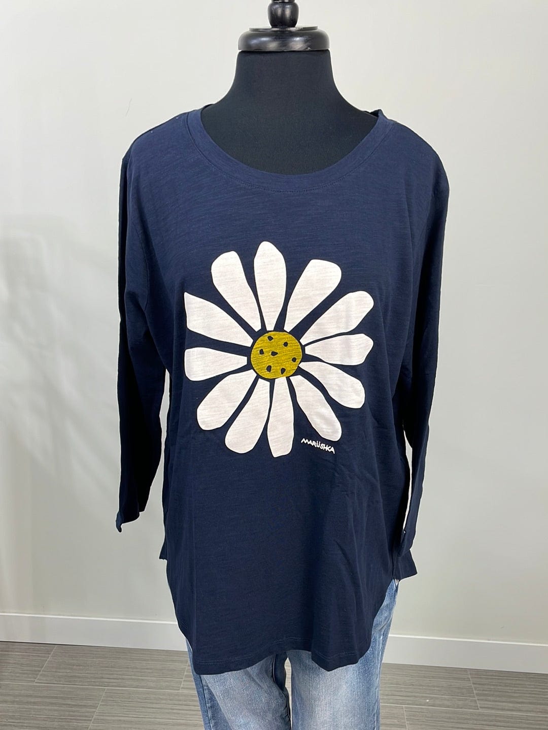 Navy with White Daisy 3/4 Sleeve Top