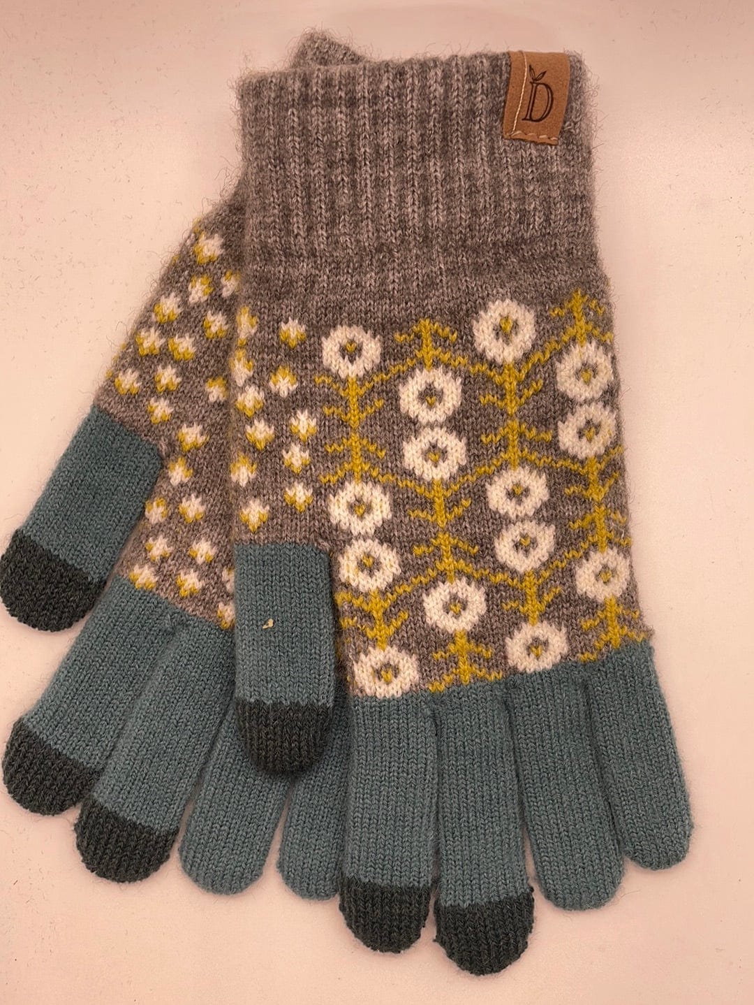 Grey Floral Pattern Knit Gloves