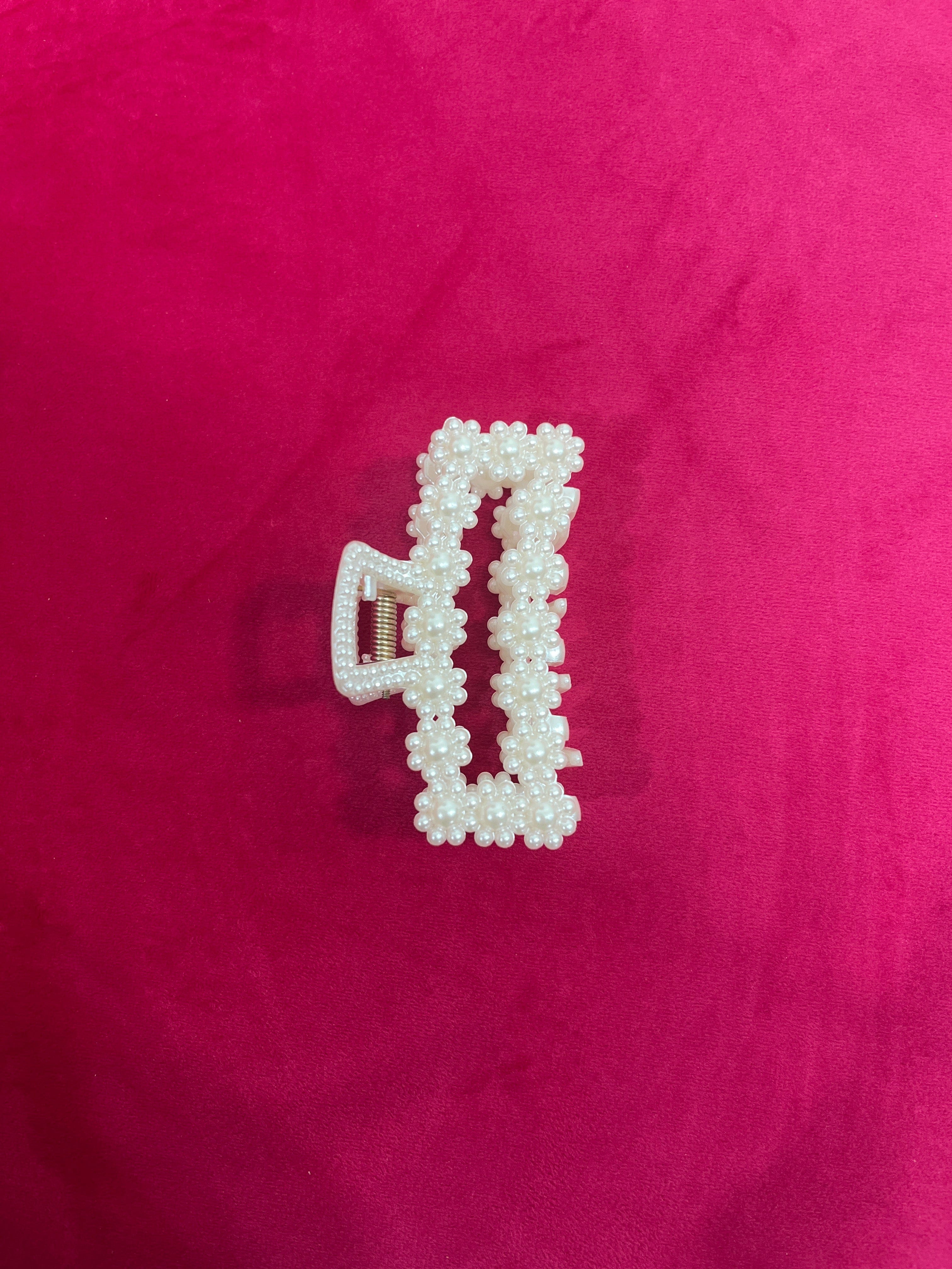 FREE WITH PURCHASE PEARL HAIR CLIP