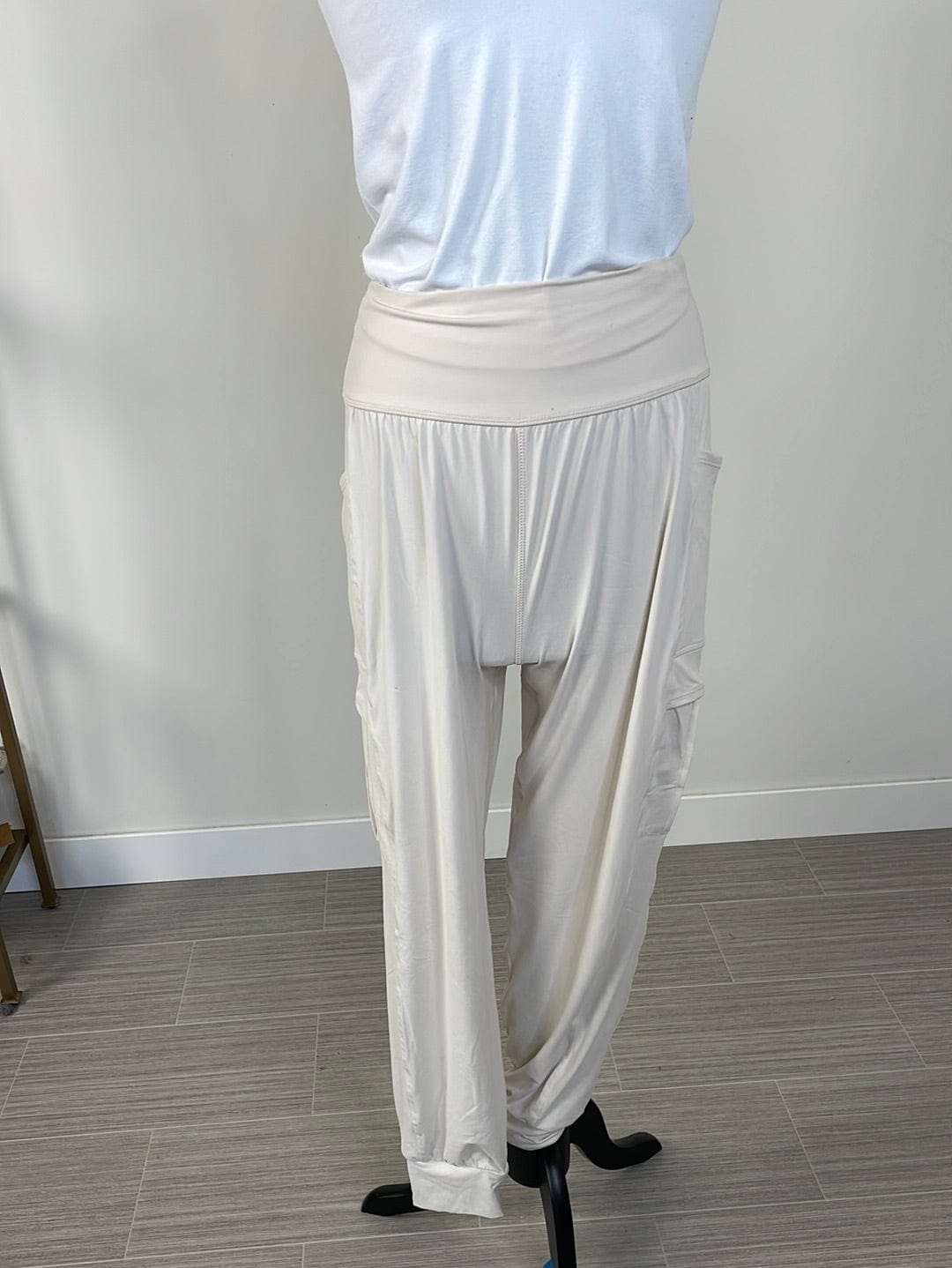 White Pearl Butter Fabric Jogger w/Side Pockets