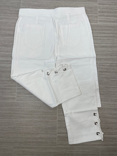 White Side Bottom Detail Capri