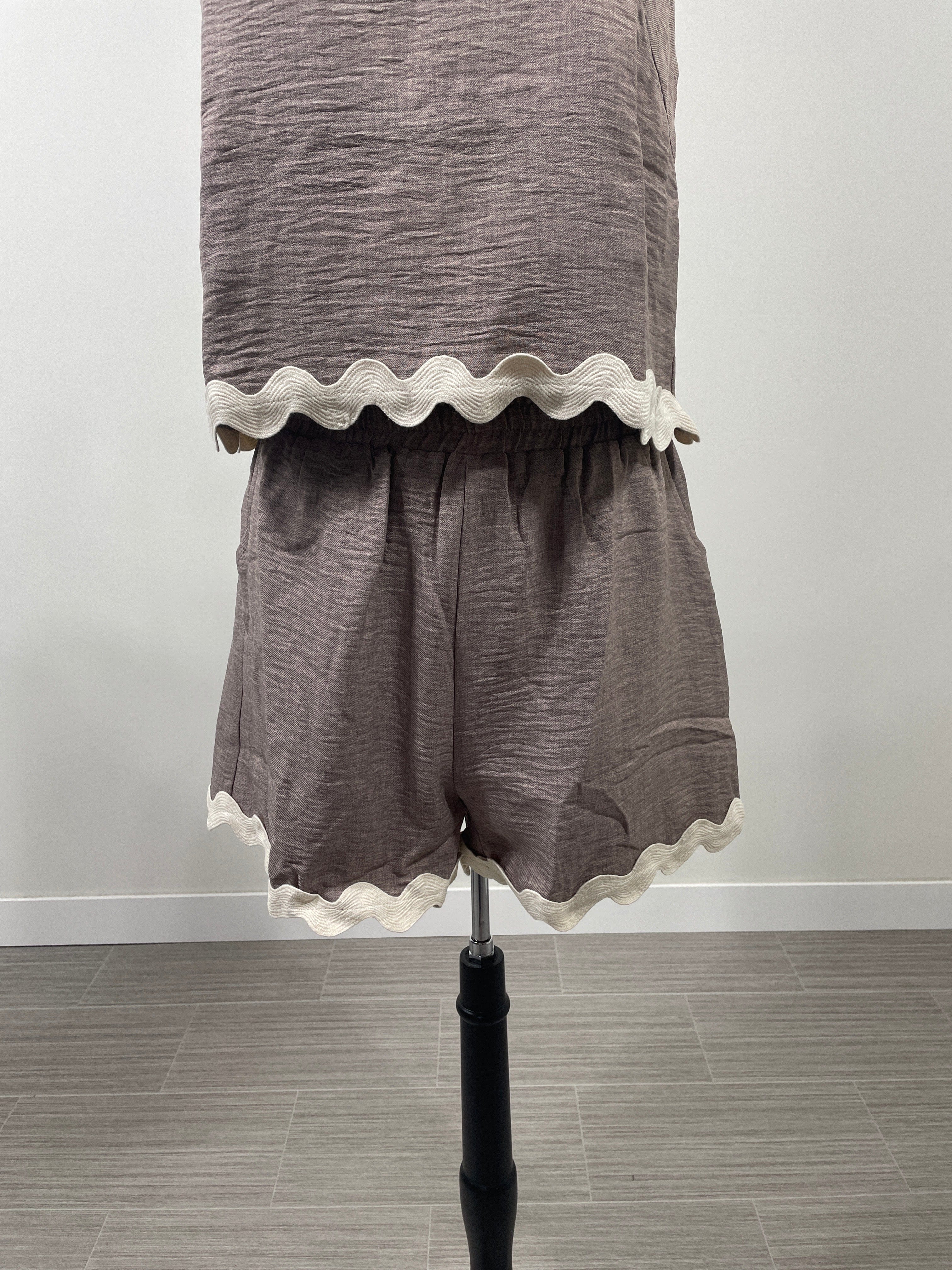 Mocha Linen Short with White Detail