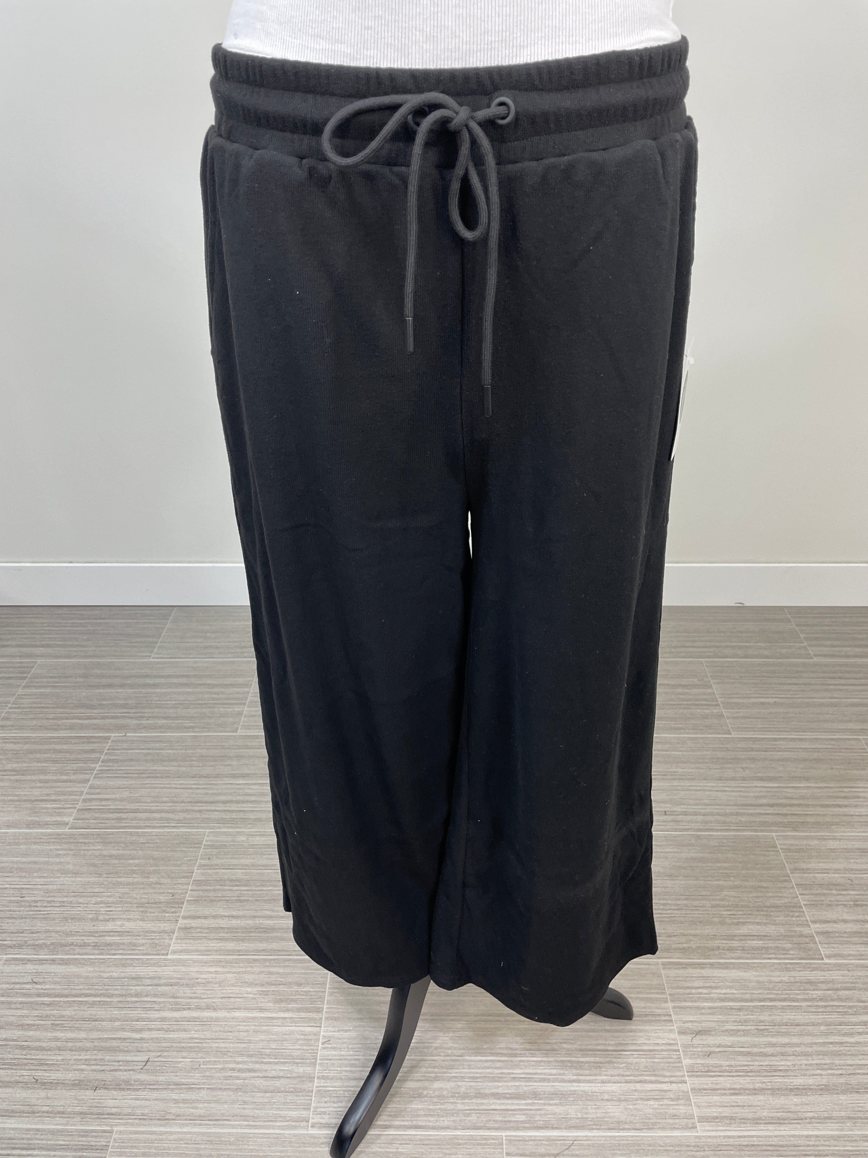 Black Very Soft Fleece Cropped Pants