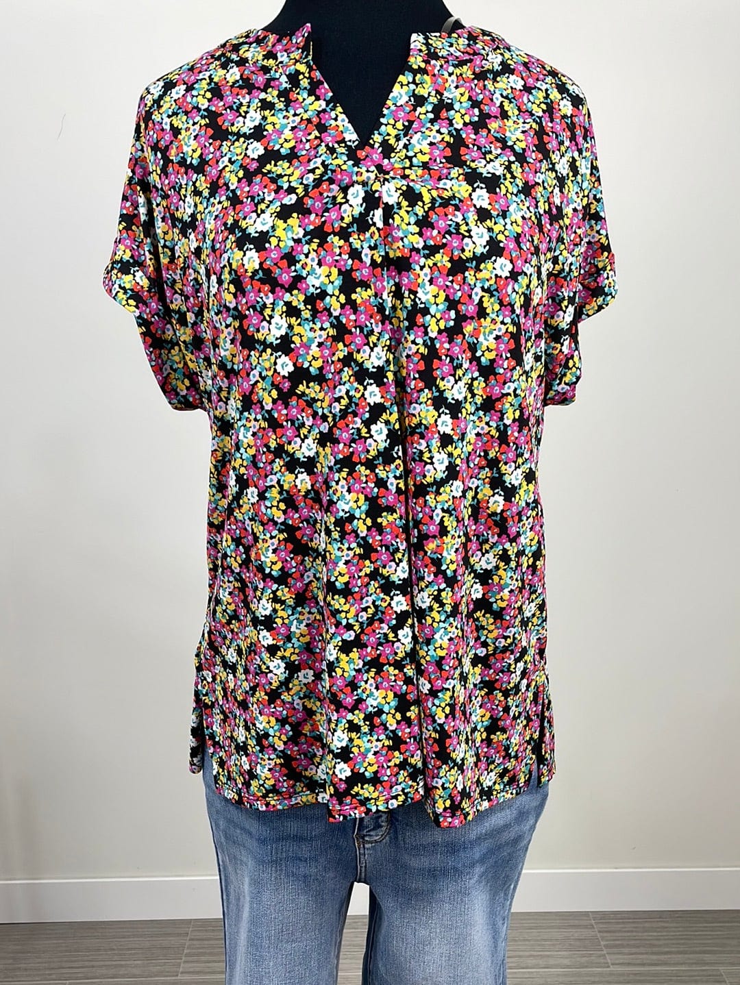 Black Ditsy Floral Shortsleeve Lizzy Top