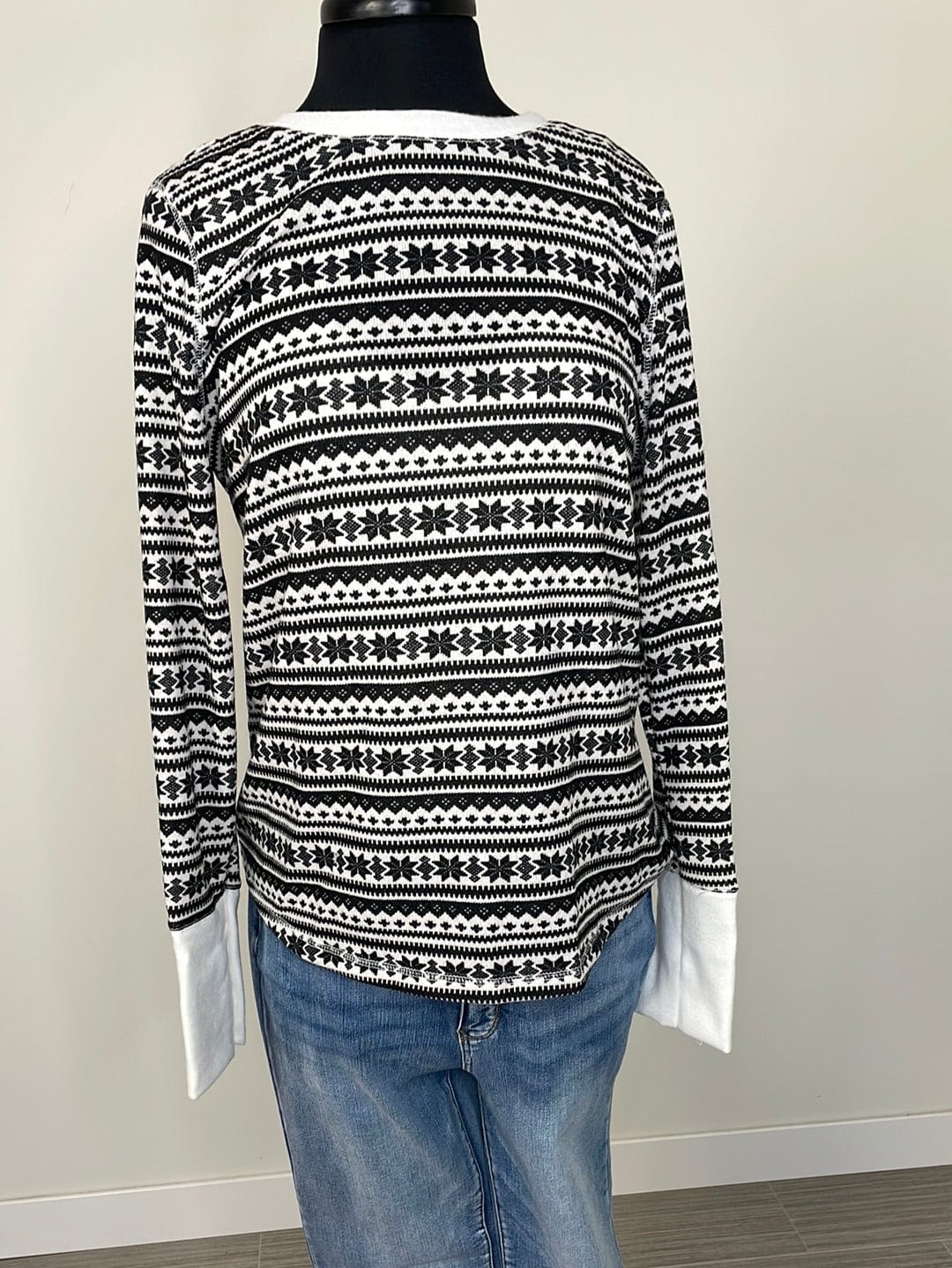 Black & White Snowflake Longsleeve Top