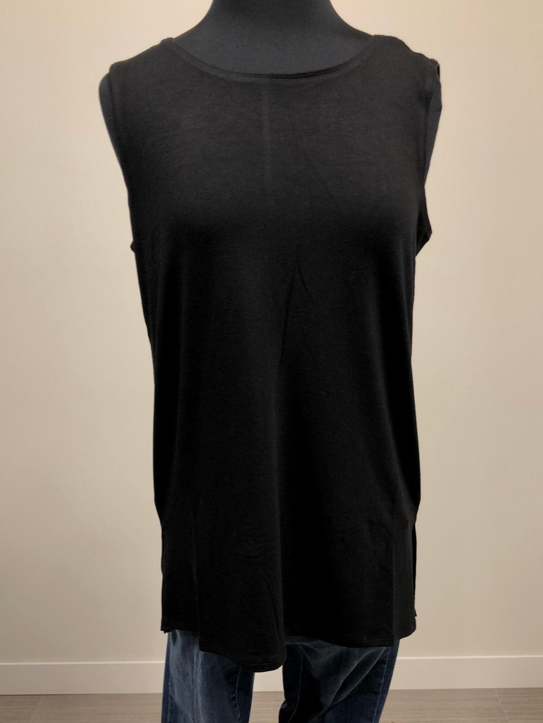Black Sleeveless Round Neck Tank