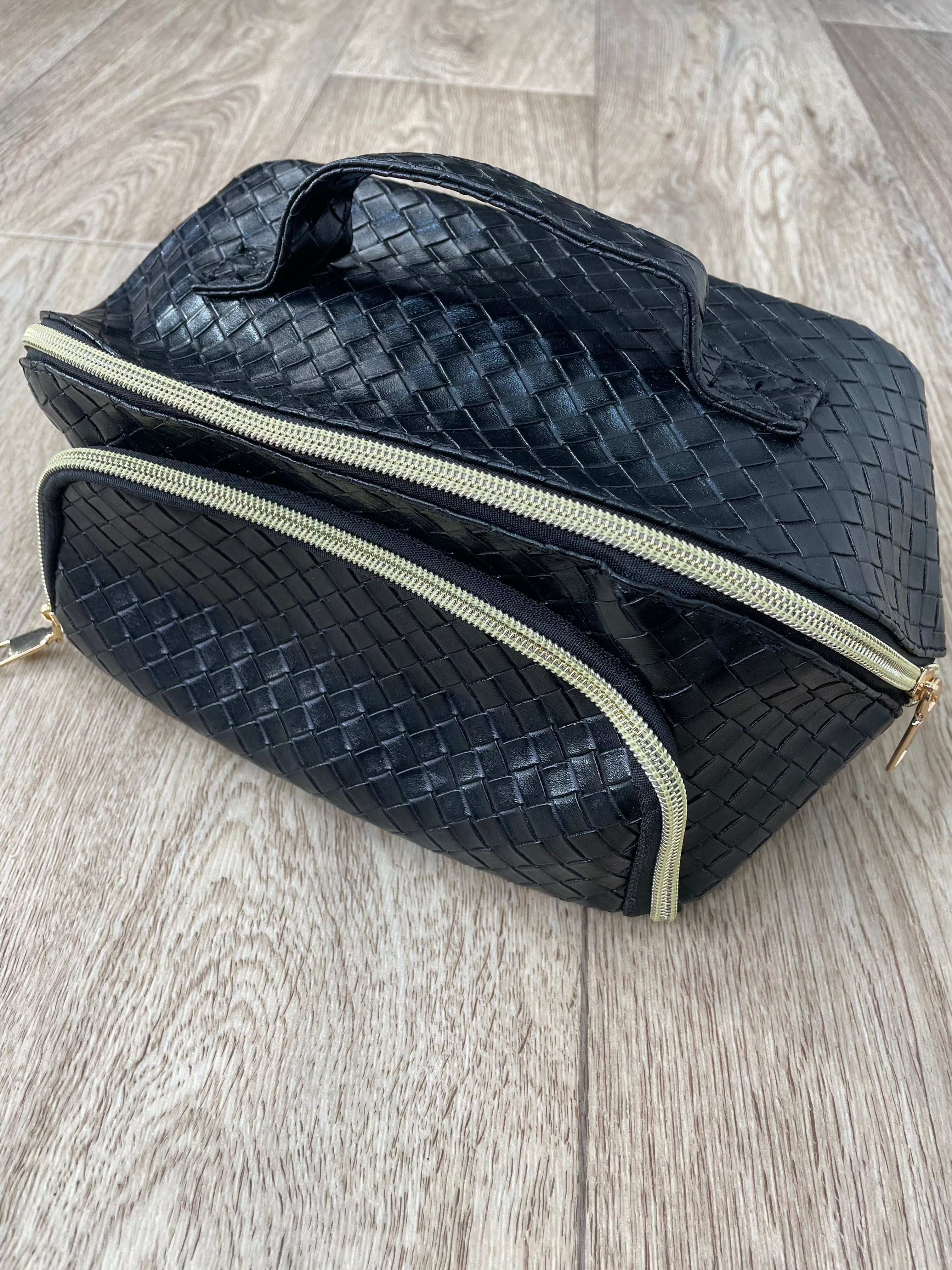 Black Woven Makeup Bag w/Pocket