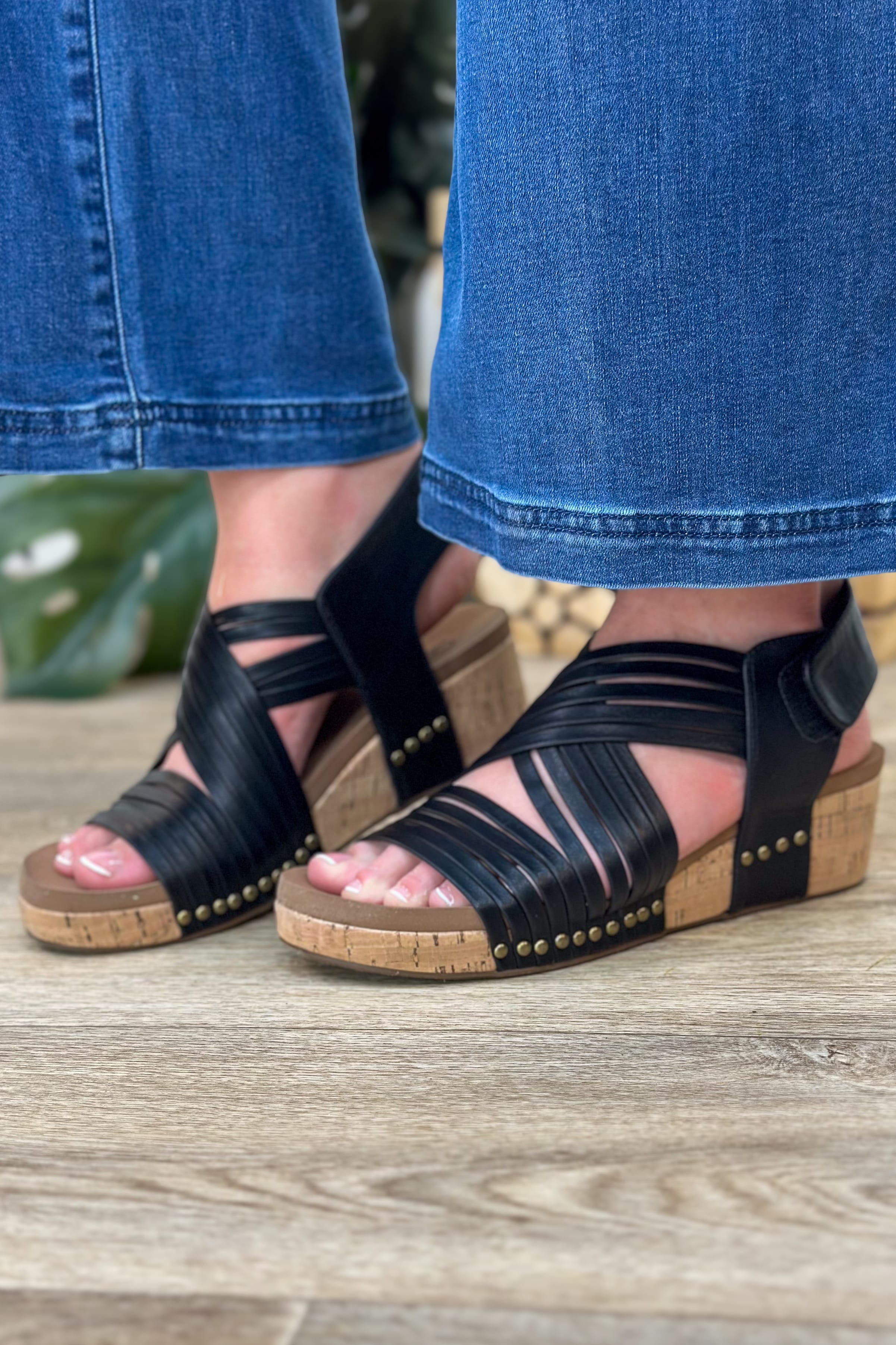 Good For You Wedge Sandal - Black