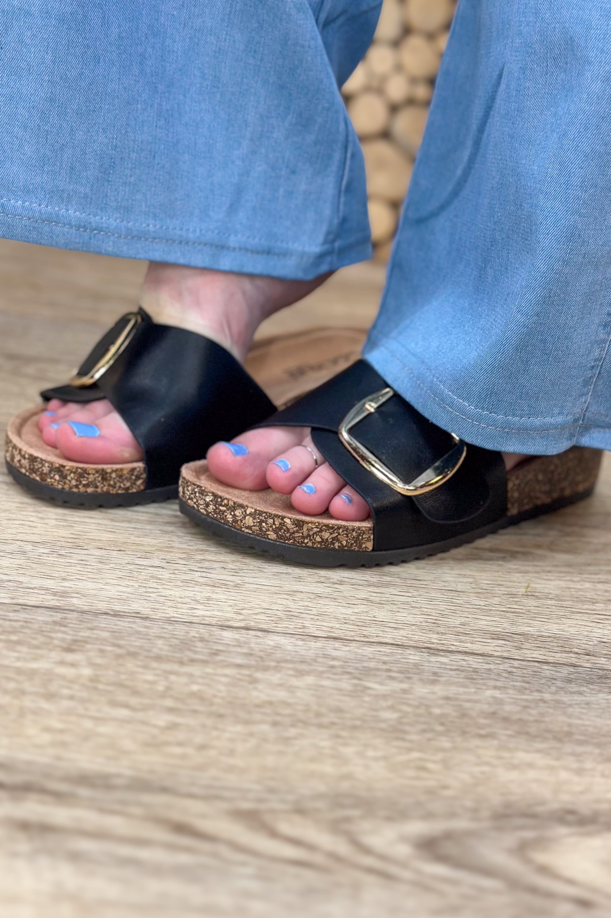 Road Trip Buckle Sandal - Black