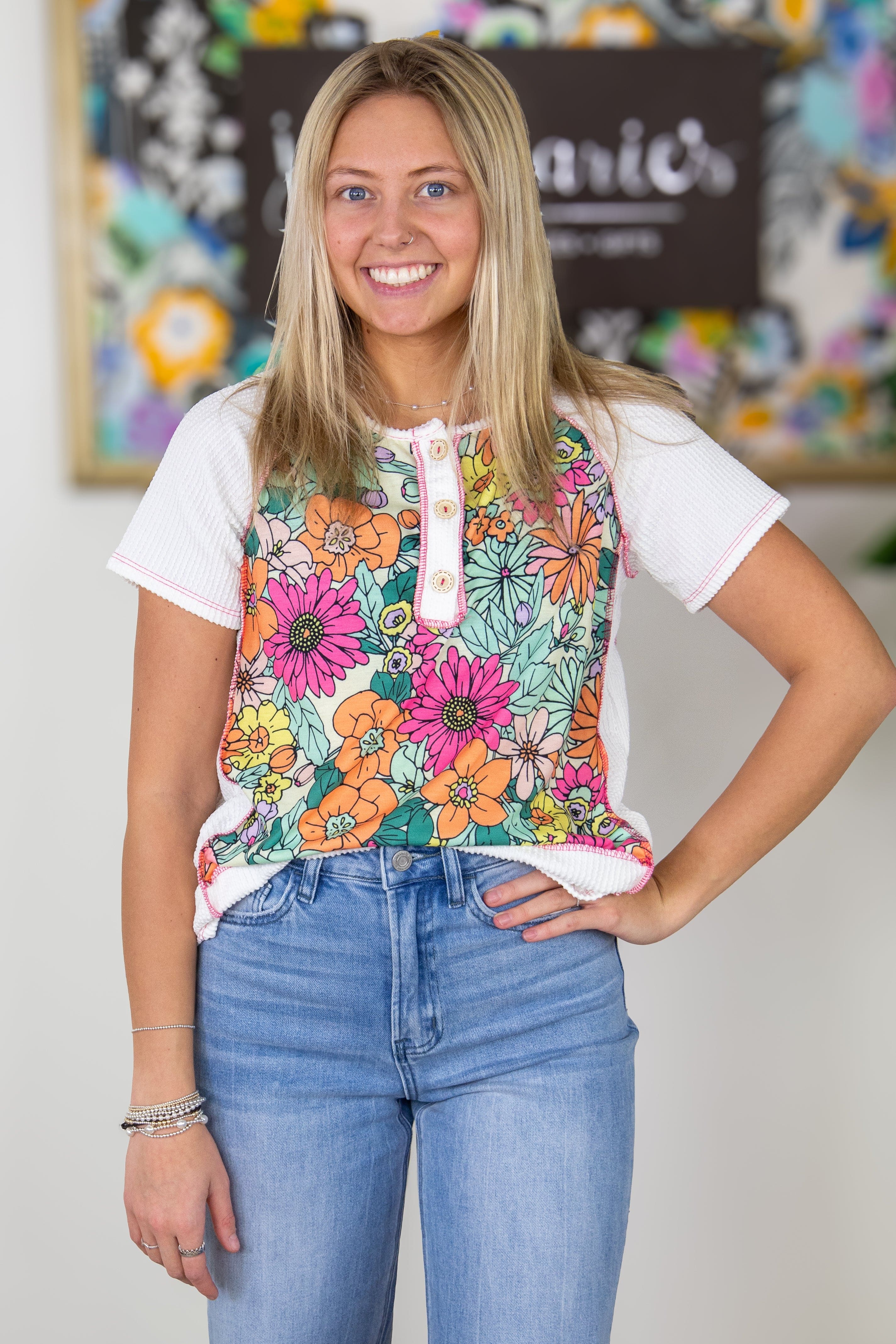 Amalias Floral w/Ivory Shortsleeve Top