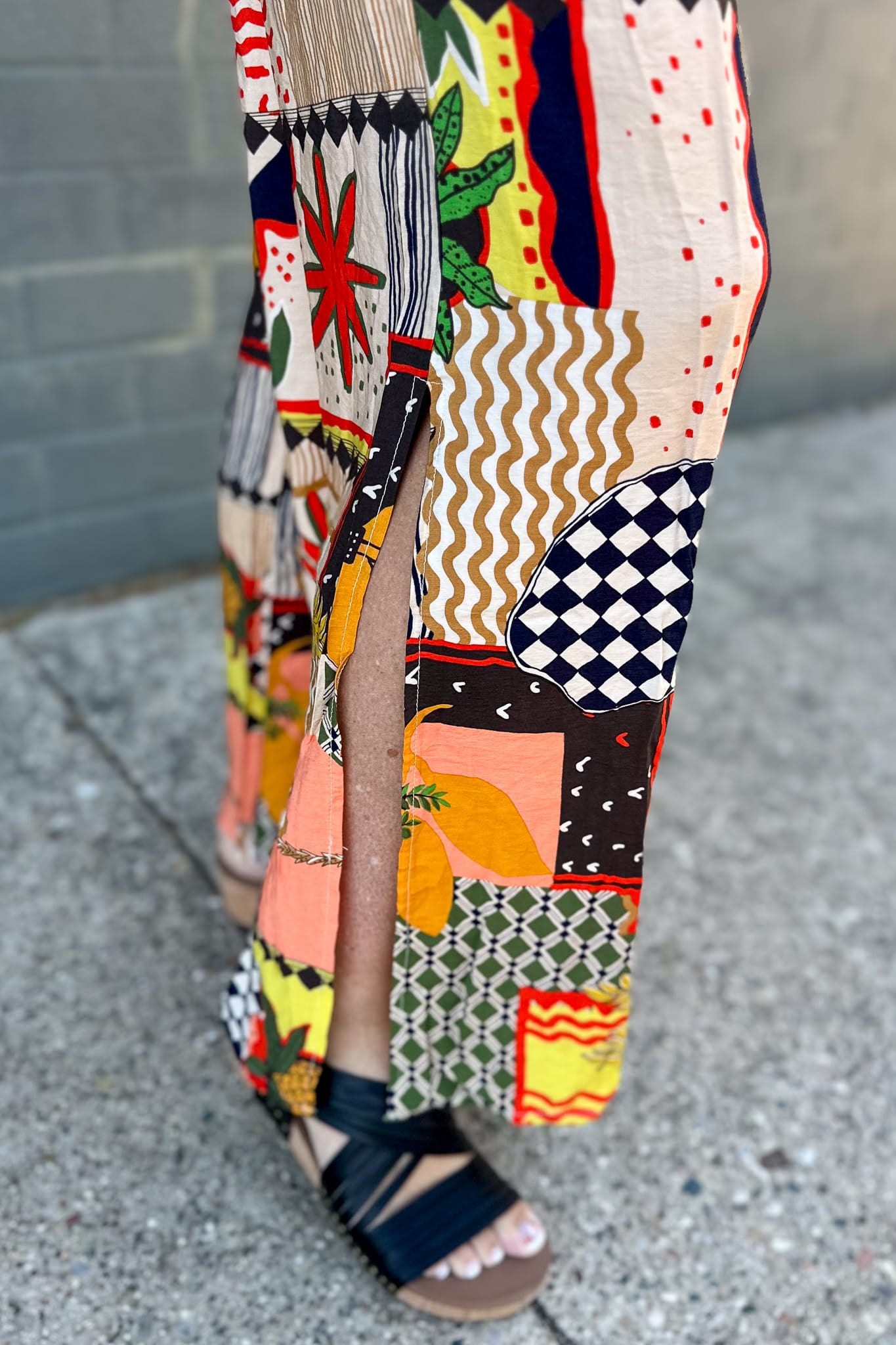 Pineapple Pants Detailed