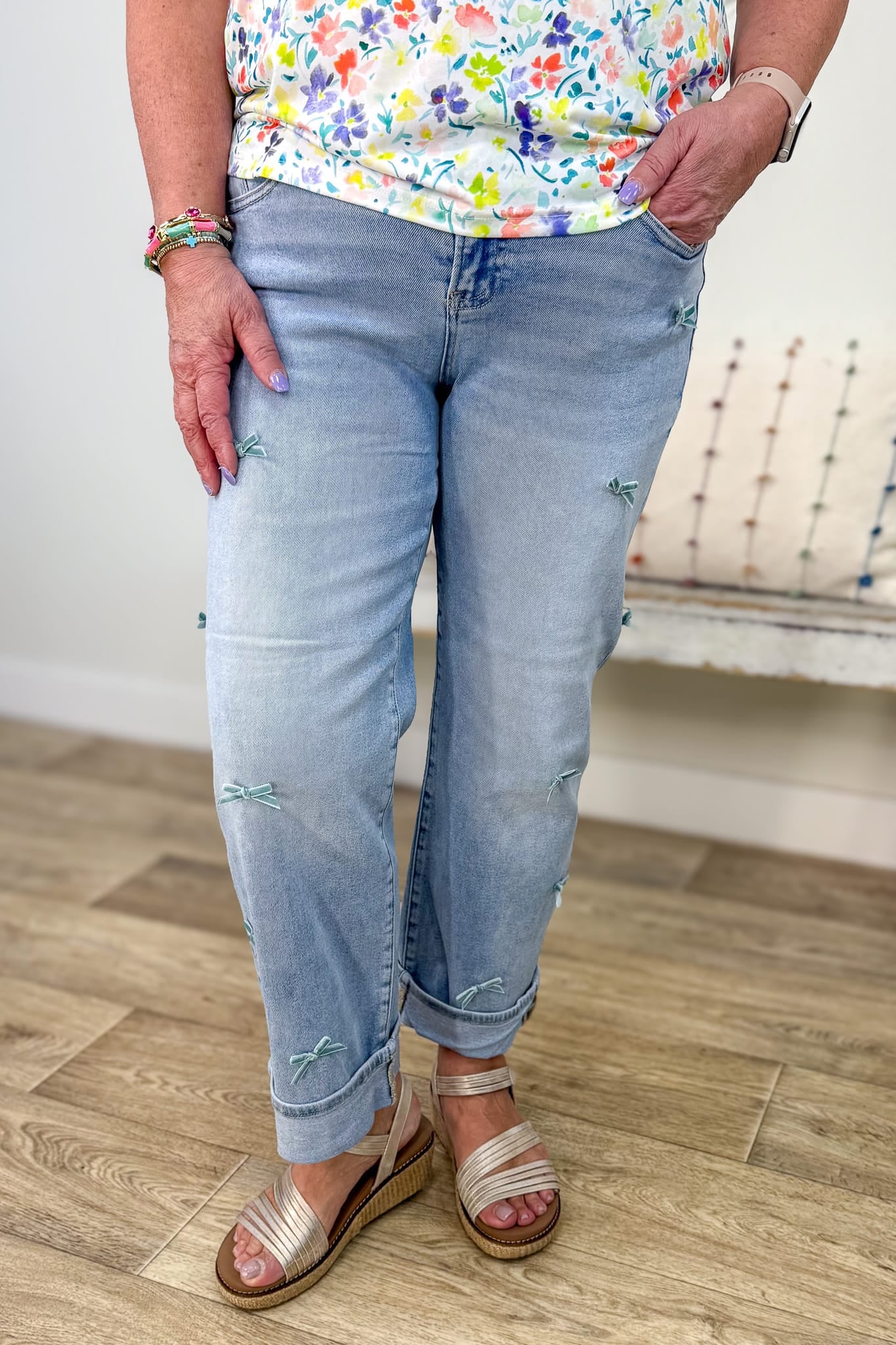 Light High Rise-Crop Barrel Ribbon Jeans