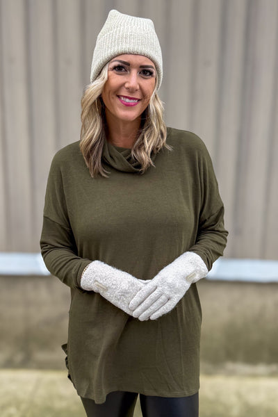 Beige Metallic Ribbed Beanie Styled