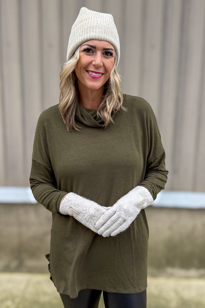 Beige Metallic Ribbed Beanie Styled