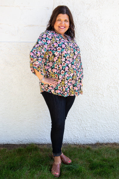 Black & Yellow Daisy Lizzy Top styled