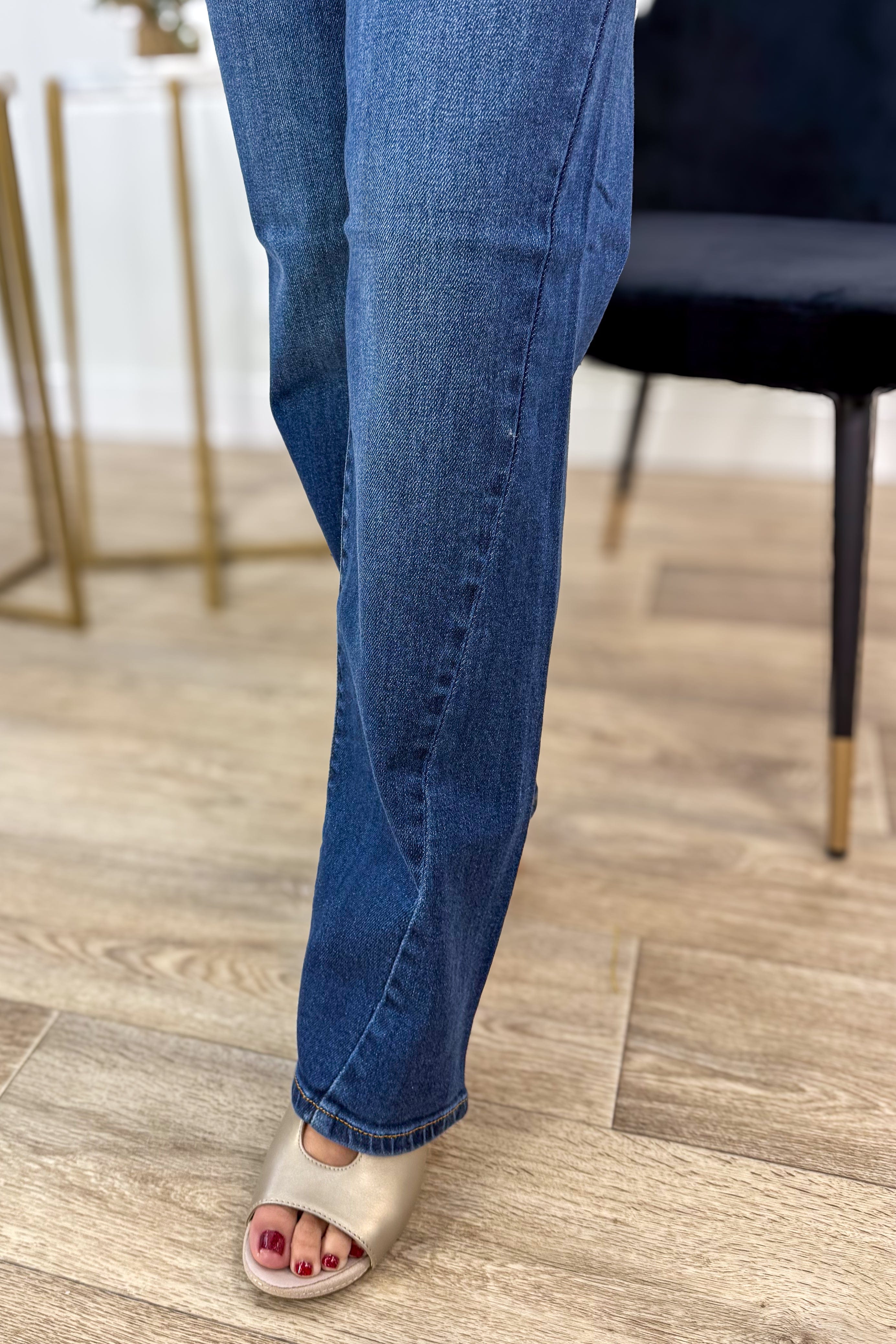 Mid Rise Side Seam Detail Straight Denim Detailed