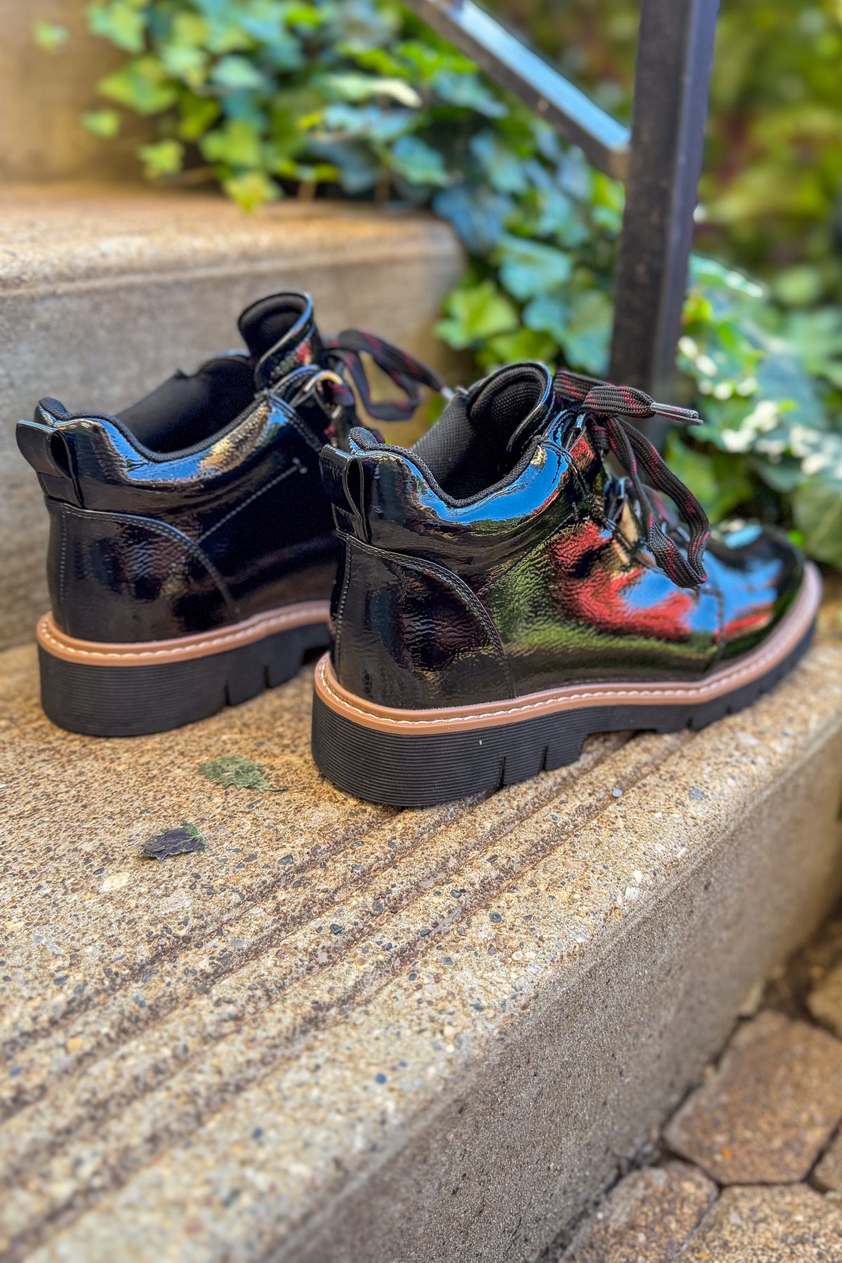 Campfire Black Crinkle Patent Boot