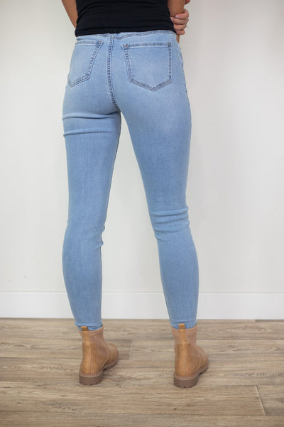 Light Wash Skinny w/Detail