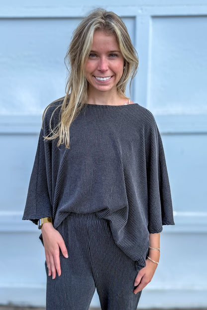 Black Wanderer Set top
