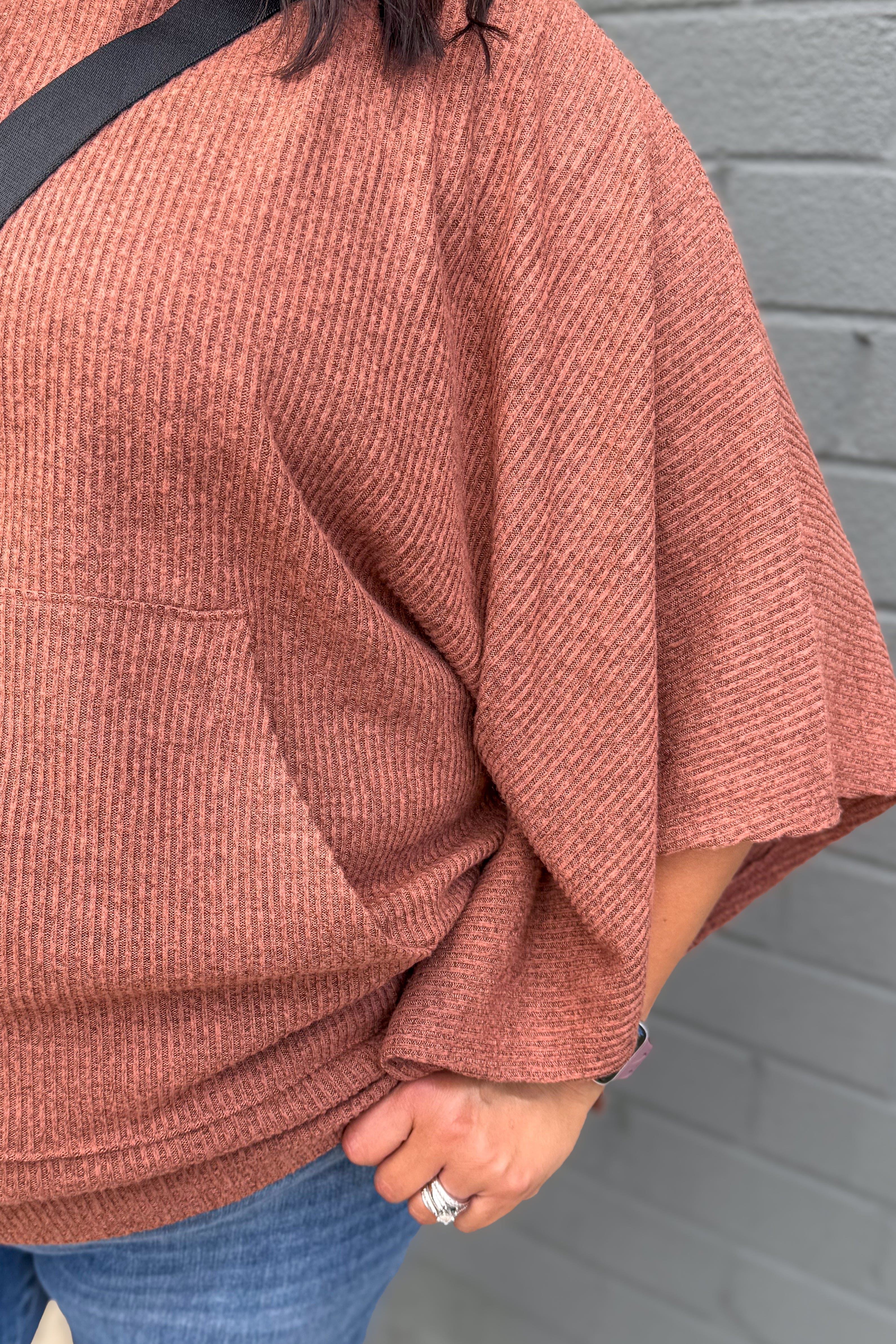 Pumpkin Spice Horizon Ribbed Hooded Poncho details