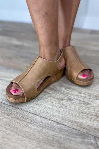Volta II Caramel Wedged Sandal detailed