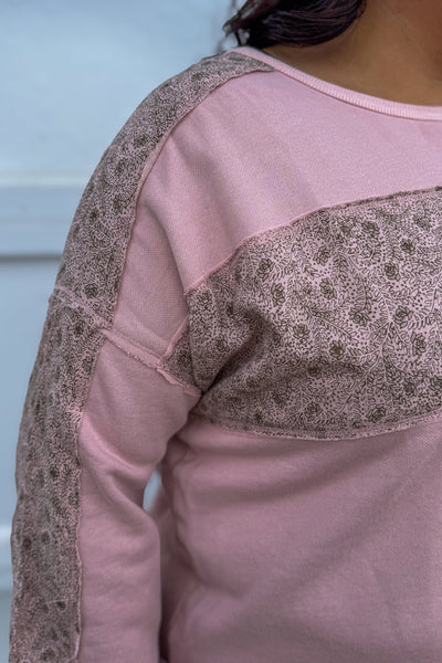 Dusty Pink Crewneck Floral Contrast details
