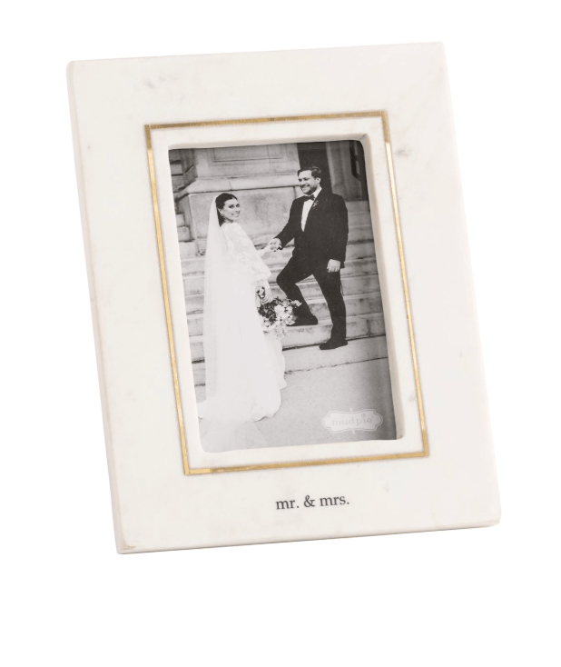 4X6 Mr & Mrs Gold Outline Marble Frame