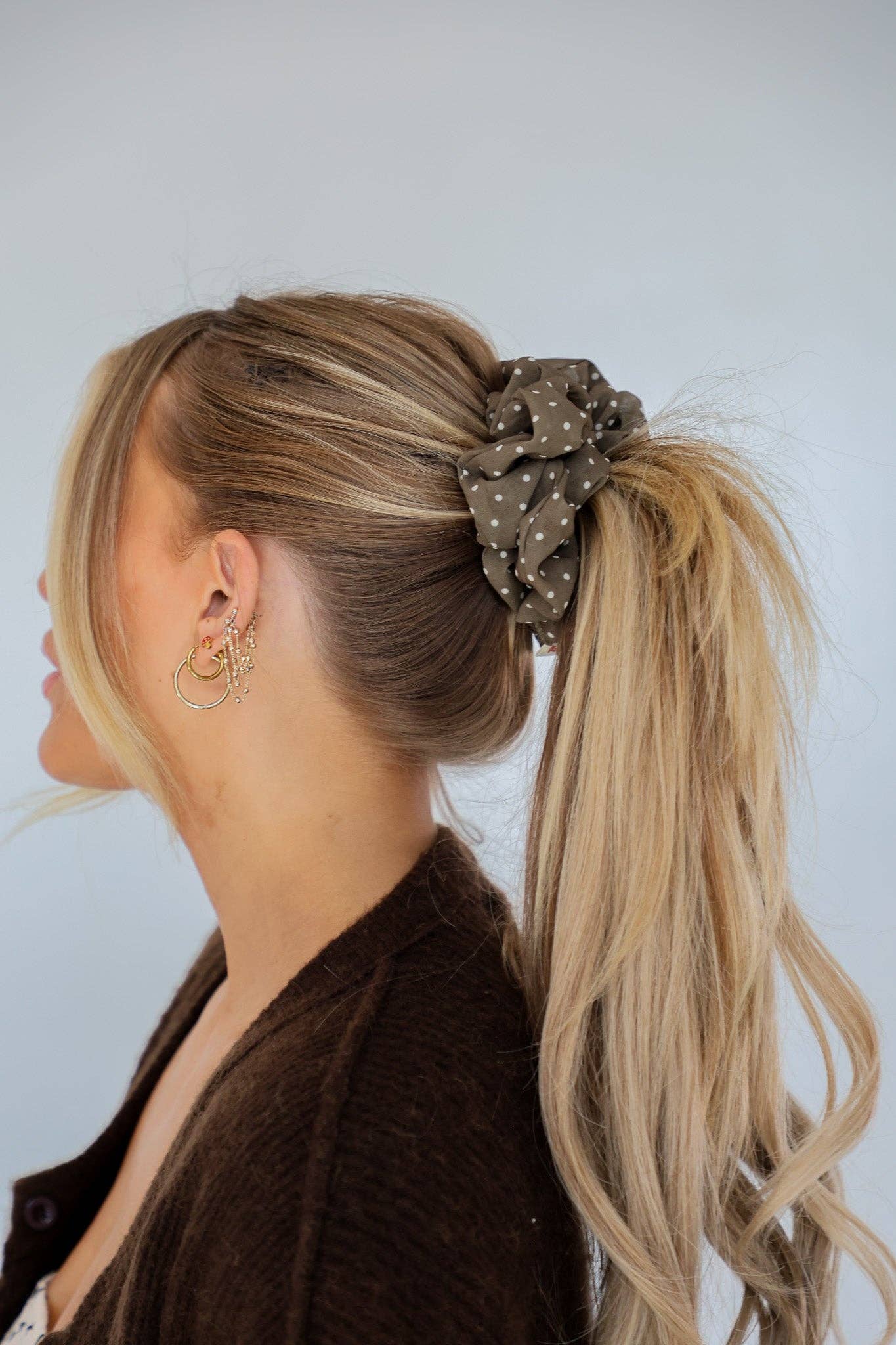 POLKA DOT OVERSIZED SCRUNCHIE: BROWN & CREAM