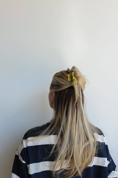 KAXI MINI WAVY HOLD EVERYTHING CLAW: PUNCH PINK