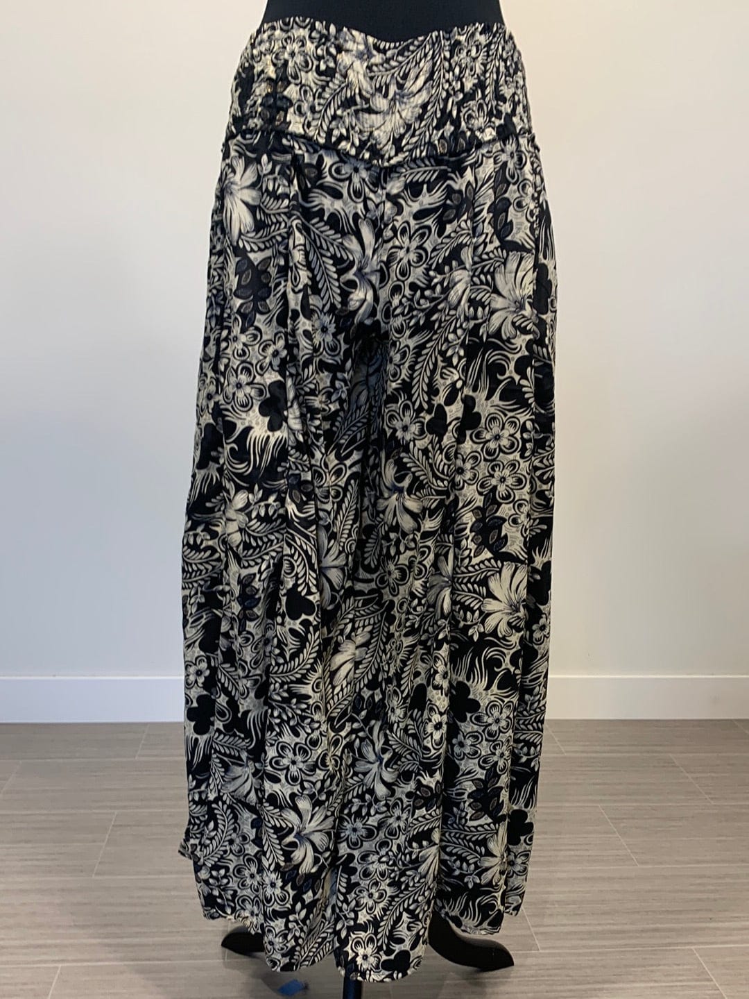 Black & Ivory Floral Palazzo Pant