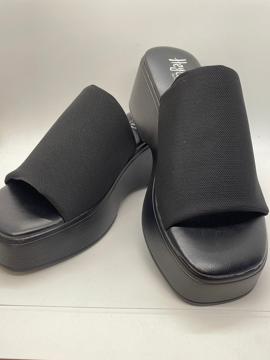 Totally Black Wedge