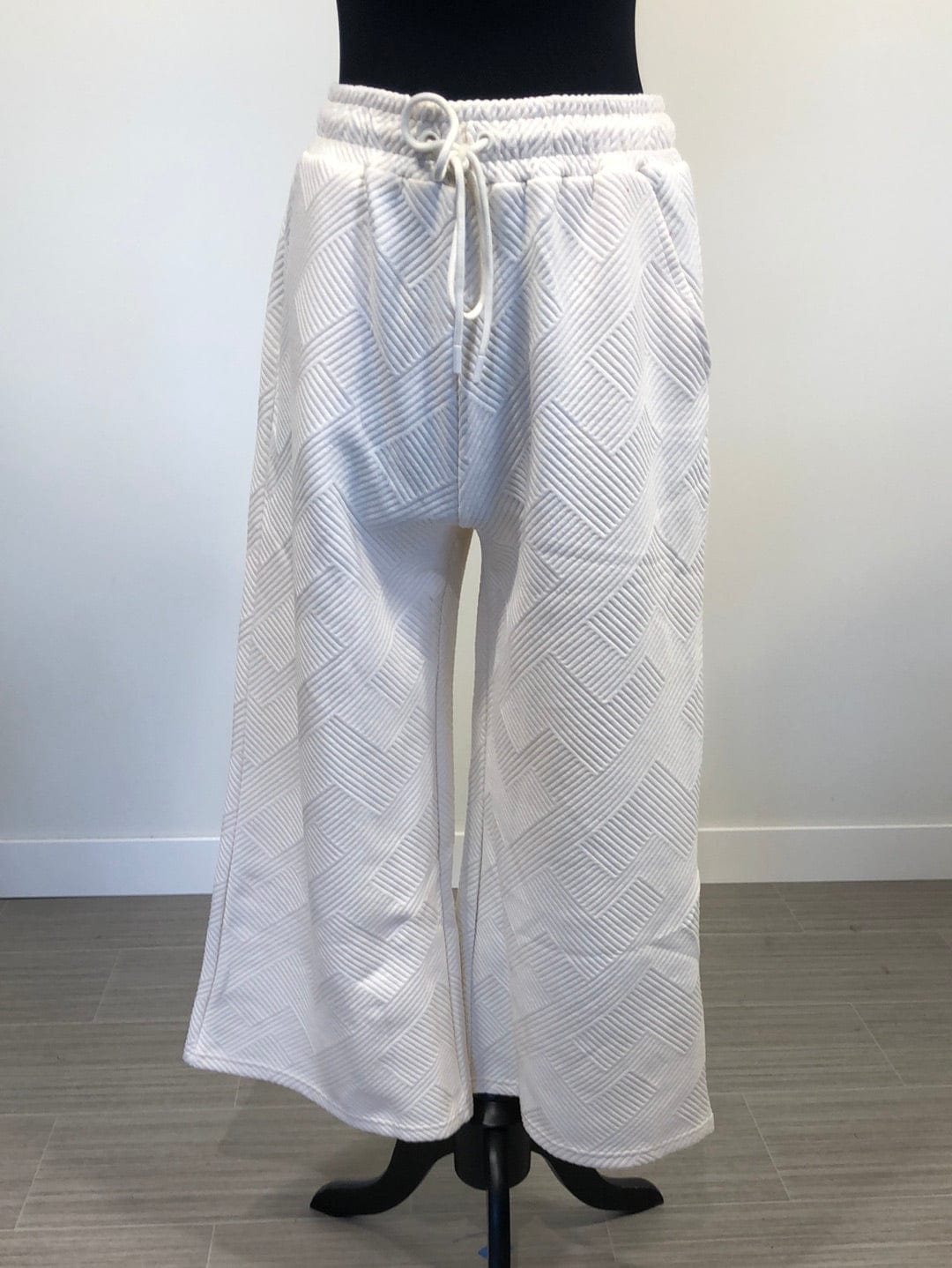Ivory Textured Cropped Wide Pant