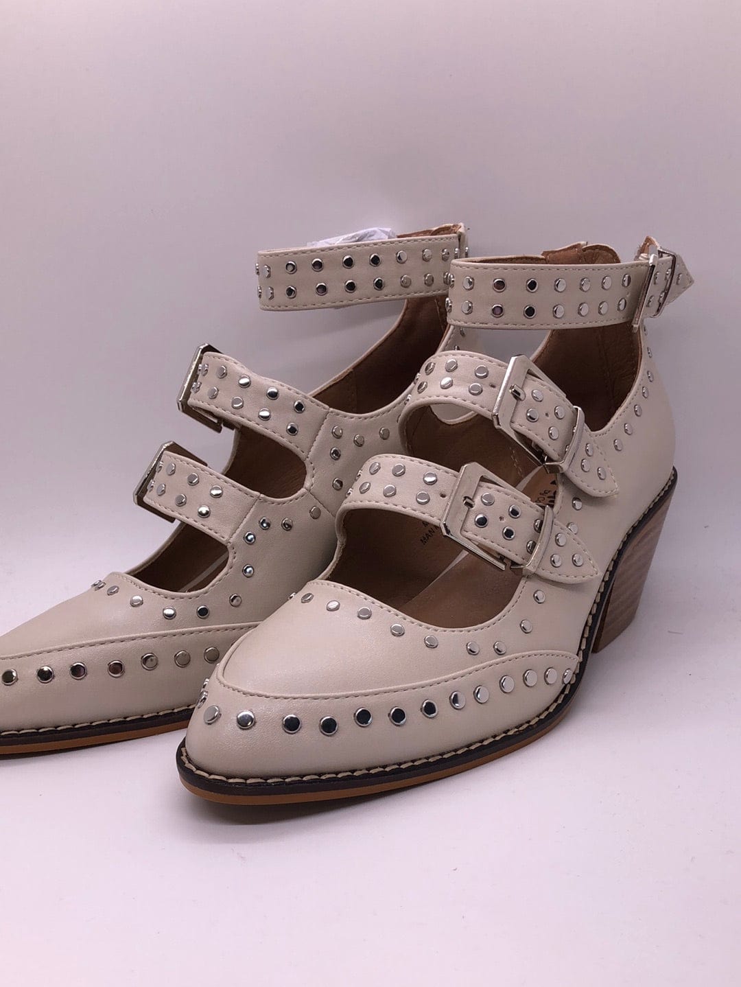 Ivory Cackle Heel