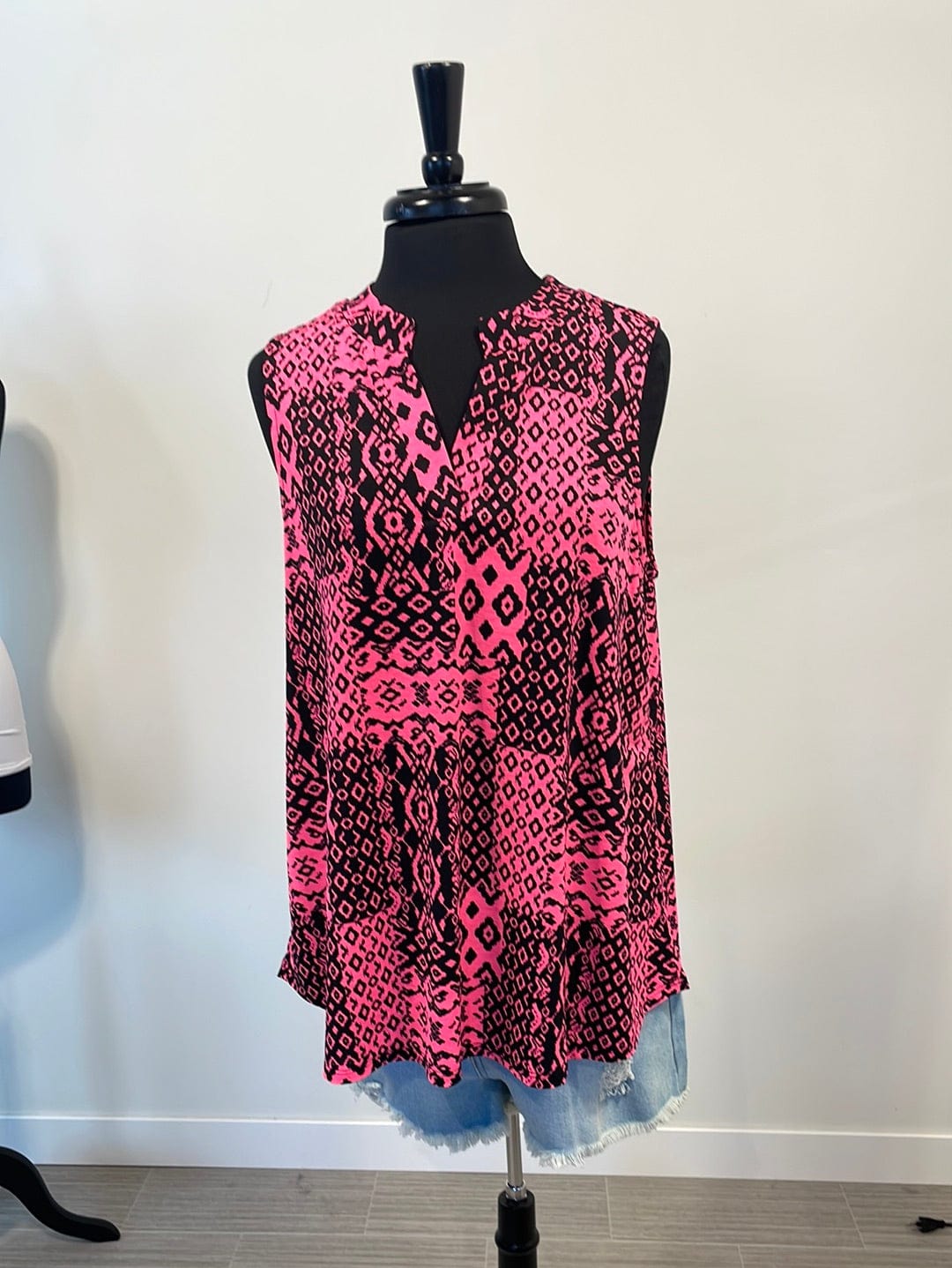 Pink & Black Color Block Pattern Tank