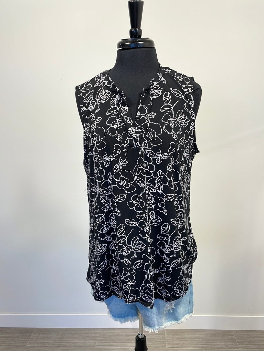 Black Sleeveless Floral Gabby Top