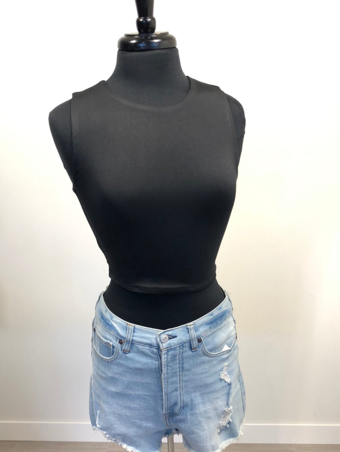 Black Solid Cropped Tank