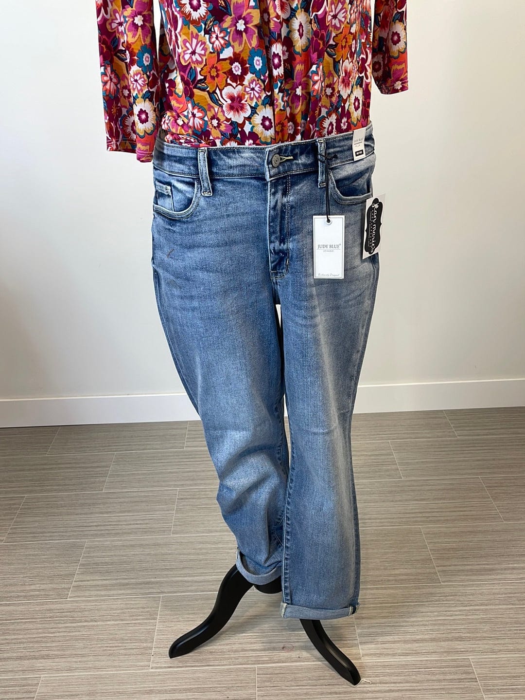 Midrise Bleach Wash Boyfriend Jean