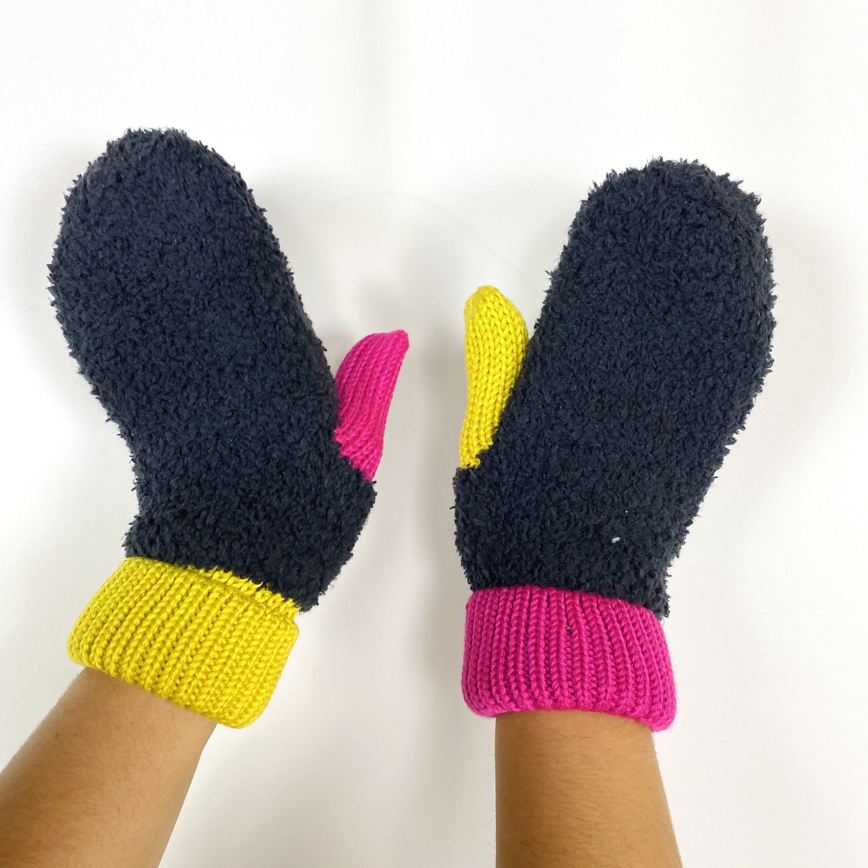 Black Knitted Sherpa Mitten